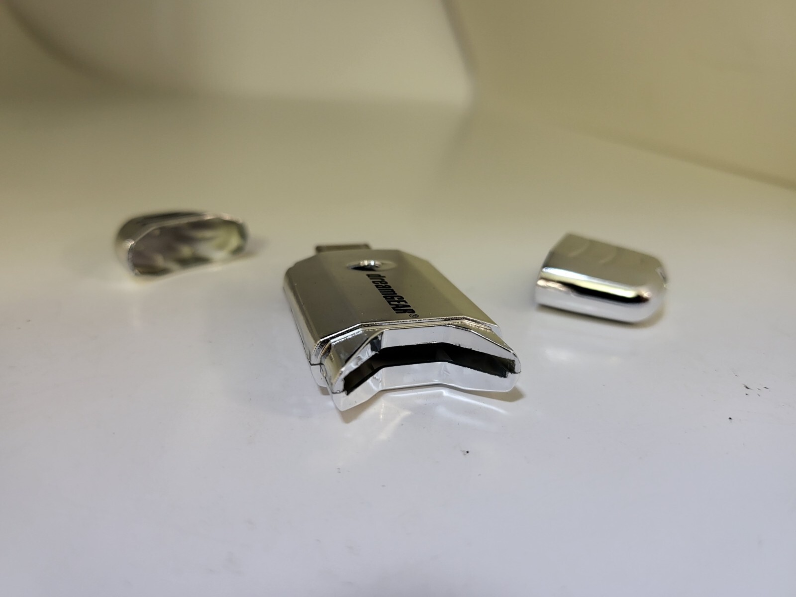 NEW SILVER USB SD MEMORY CARD READER MADE BY DREAM GEAR  (NO SD CARD )#P5