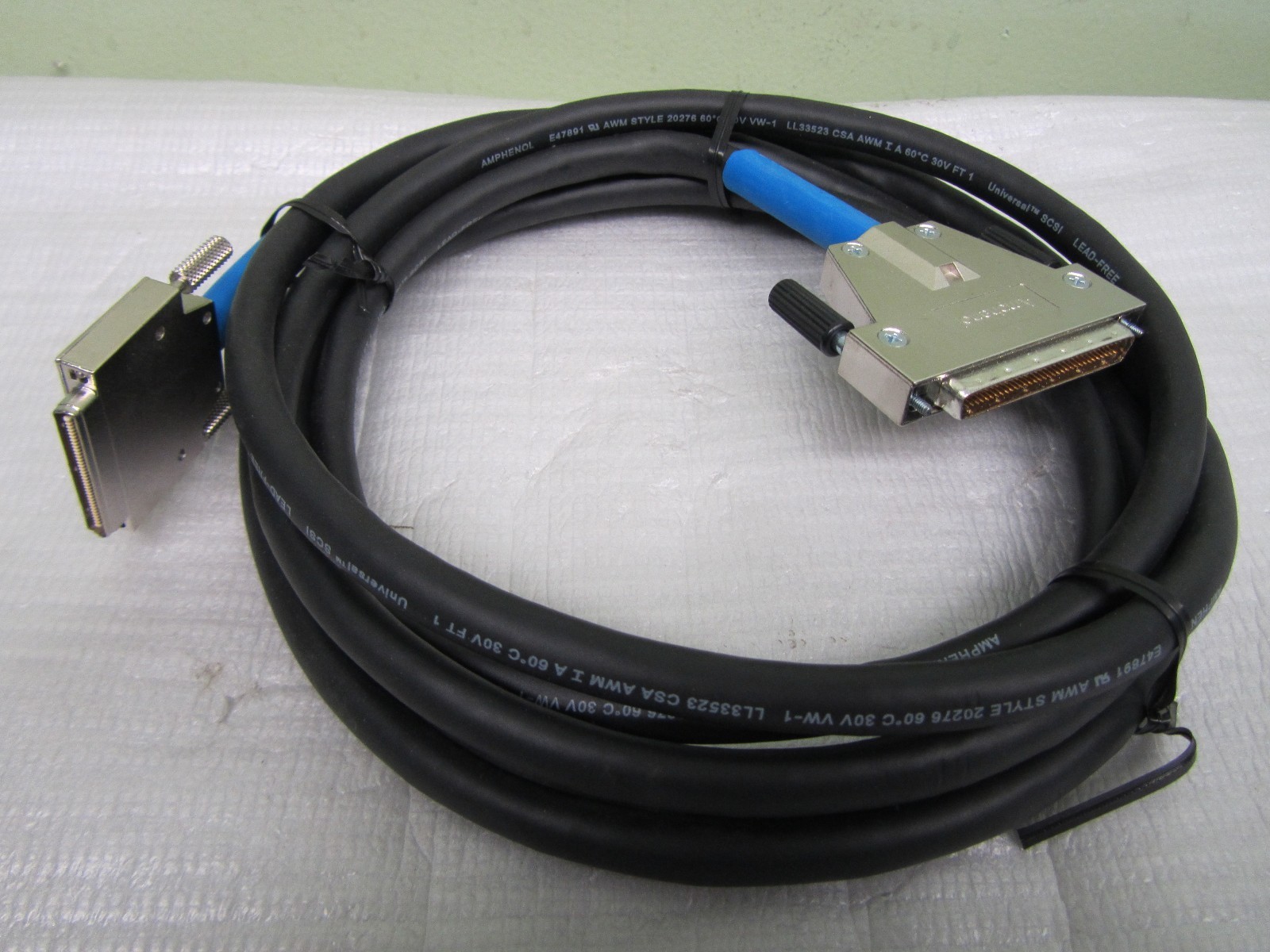  10 ft SCSI-5 (VHDCI) 0.8mm to SCSI-3 (HPDB68) 68-Pin Male/Male Cable
