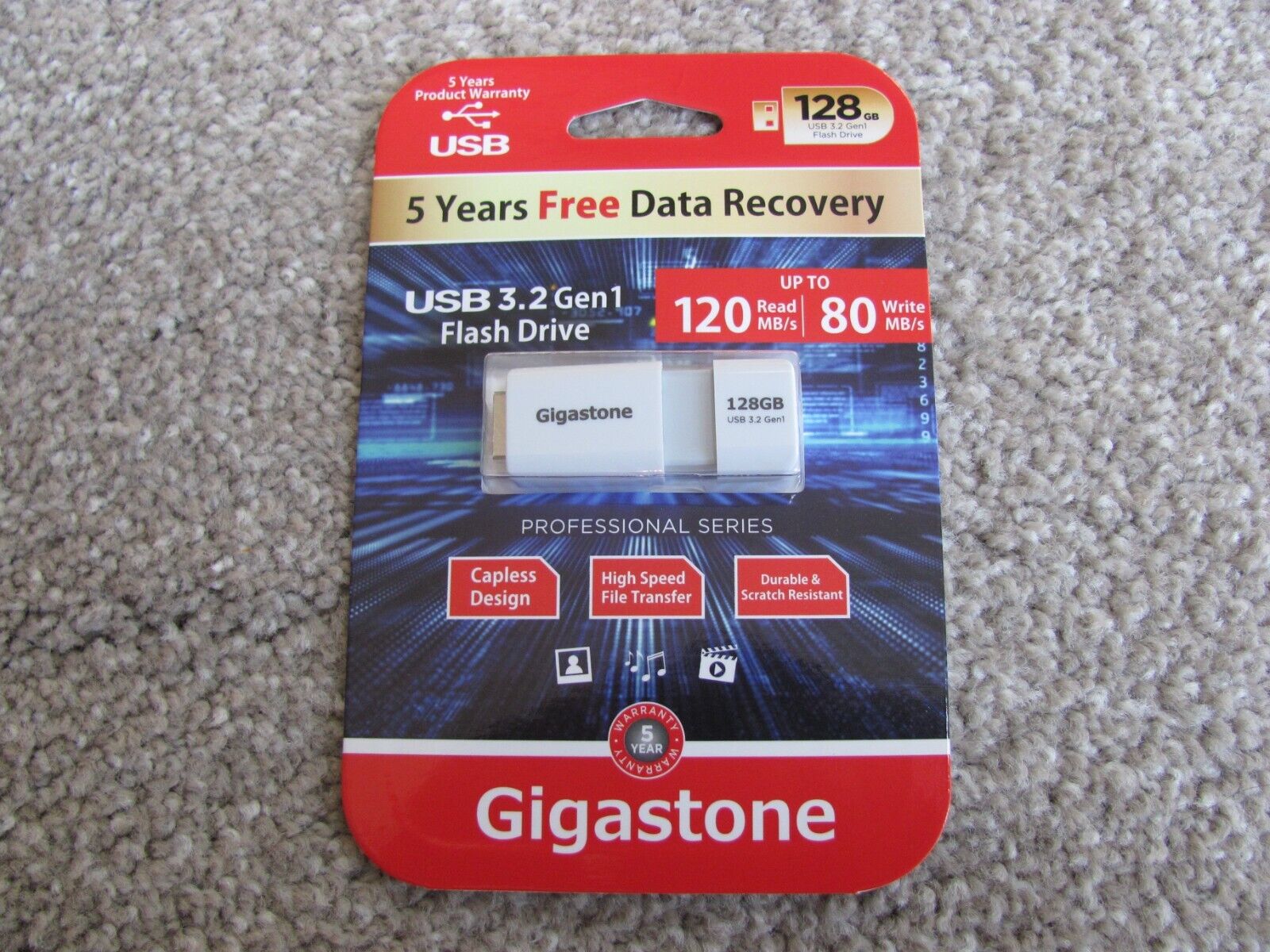 Brand New Gigastone 128 GB USB 3.2 Gen 1 Flash Drive White (GS-U3128GBWH-BC-R)