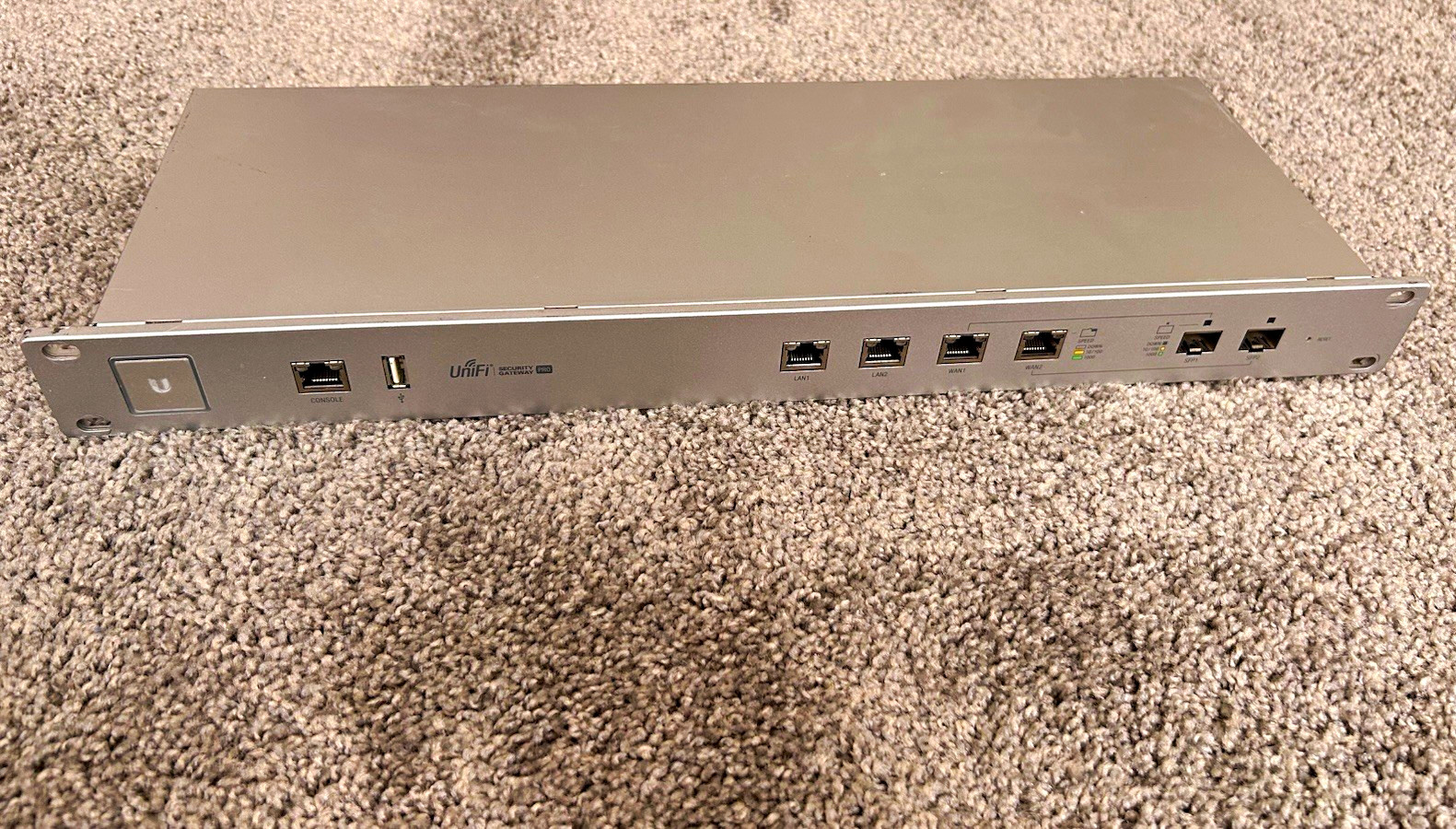 Ubiquiti UniFi USG-PRO-4 Security Gateway Pro Rackmount 1U 1Gbps 2WAN 2LAN SFP