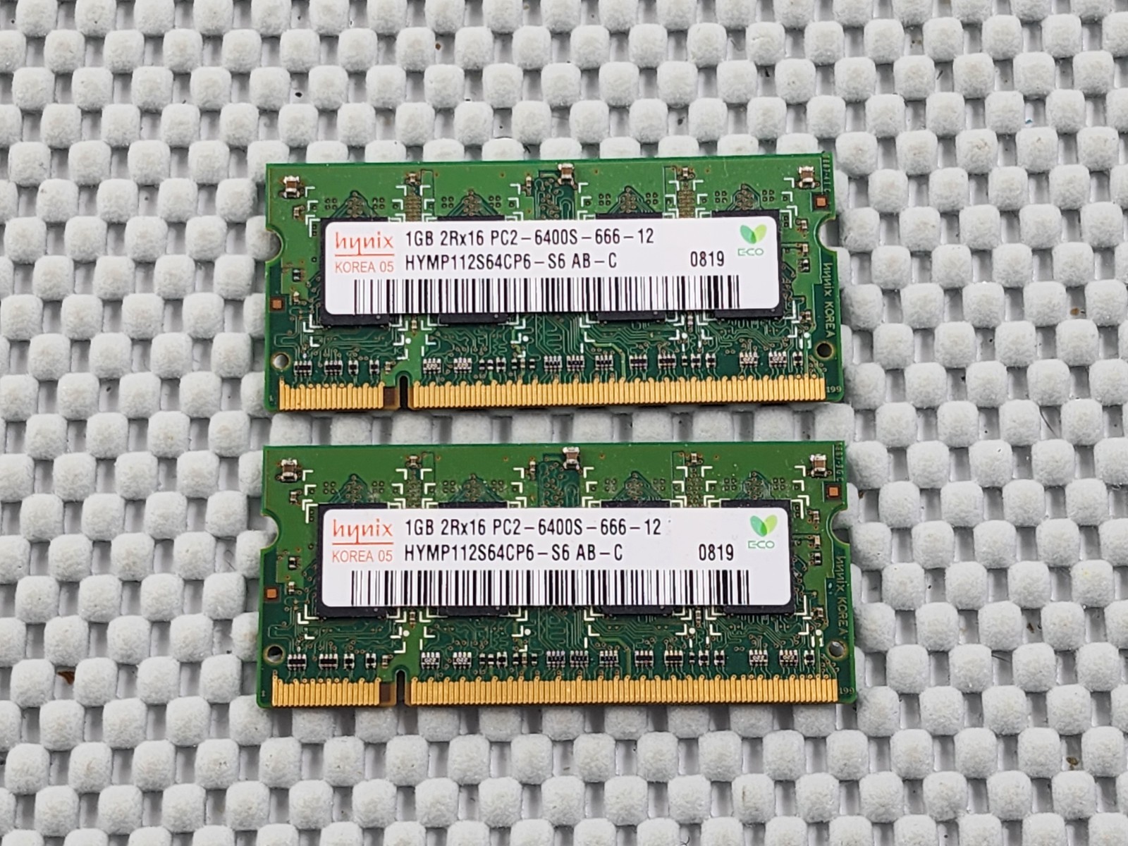 Lot of 2 Hynix 1GB 2Rx16 PC2-6400S-666-12 HYMP112S64CP6-S6 HP DELL Memory RAM
