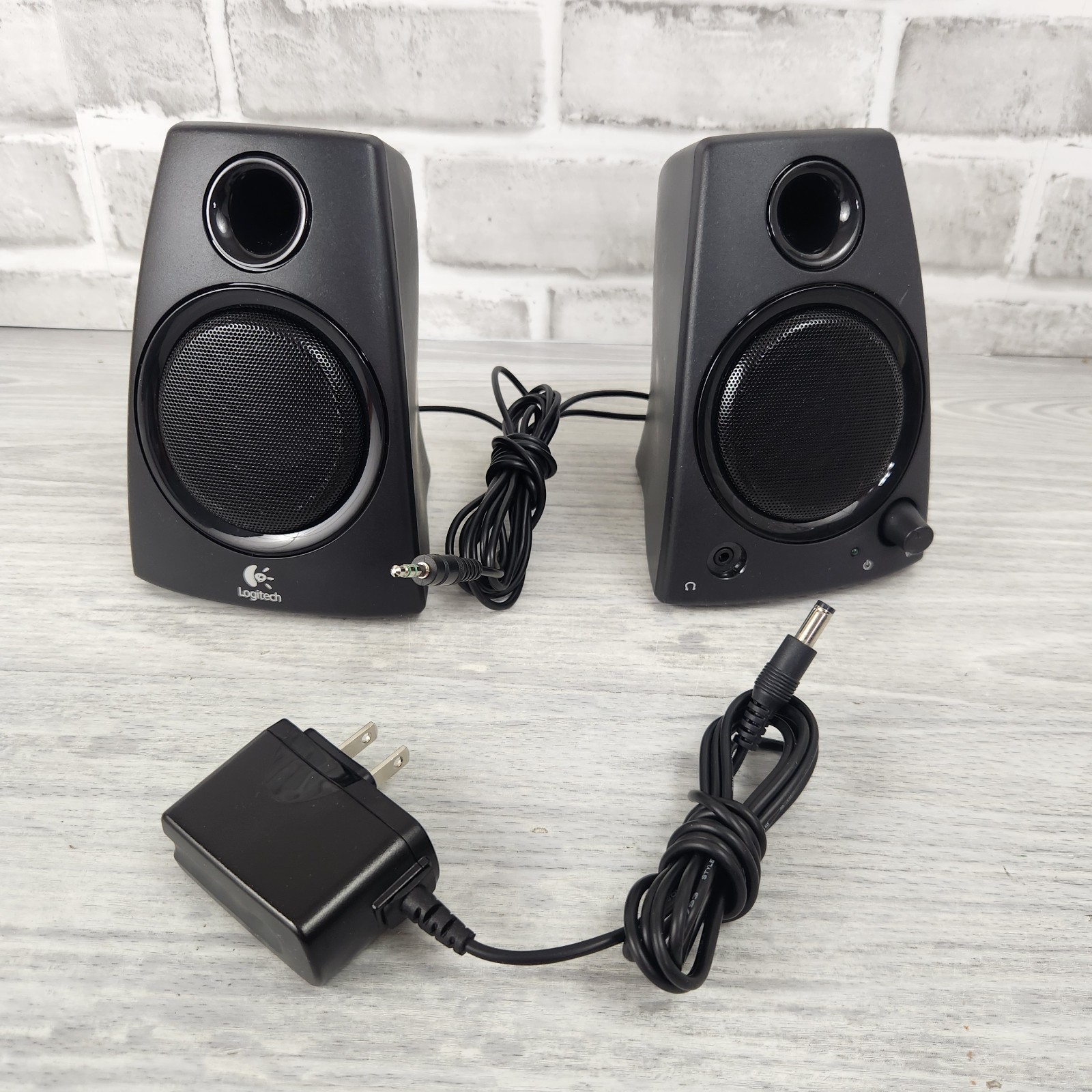 Genuine Logitech Z130 Multimedia Stereo Speakers w/ Adapter - 