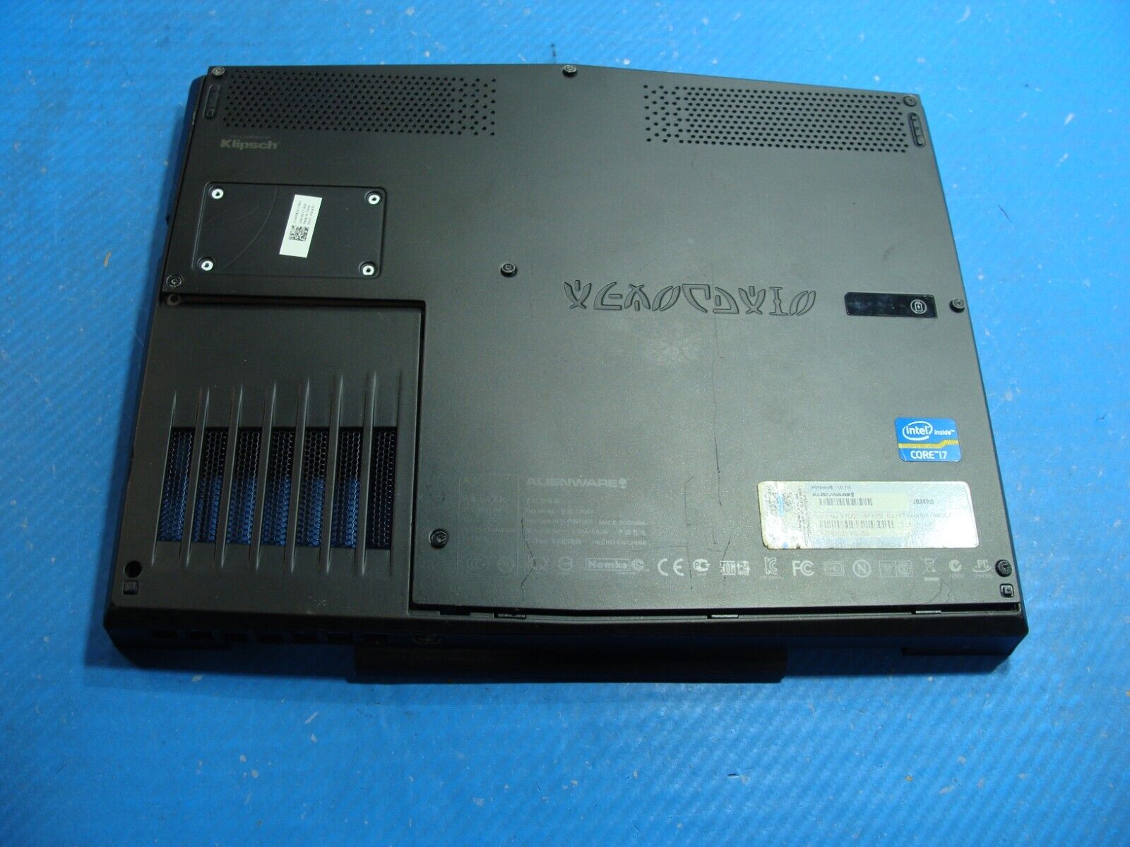 Dell Alienware 11.6” M11x R3 OEM Bottom Base w/Cover Door YCR9H AM0HK000330