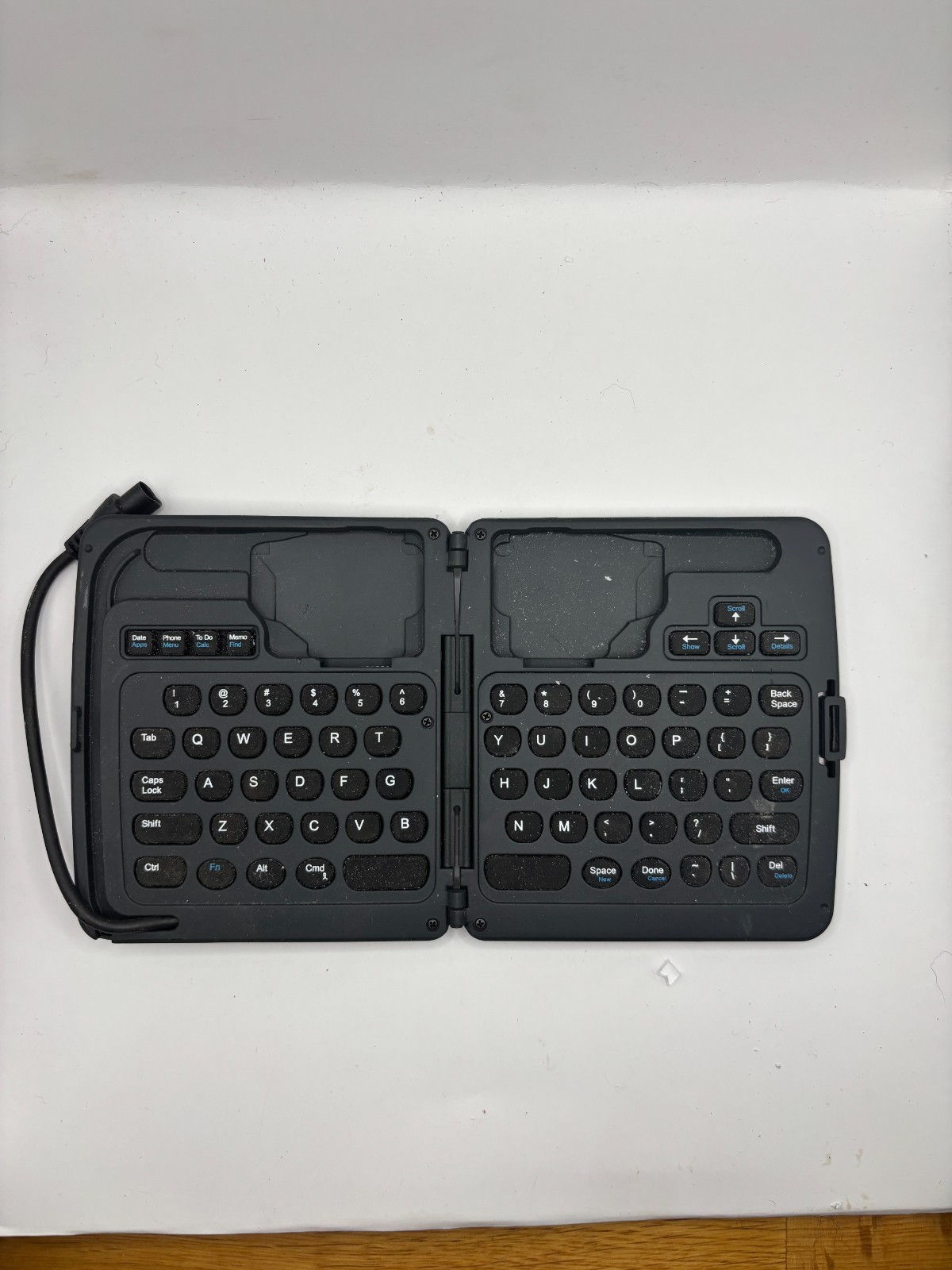 Micro Innovations Folding Portable PDA Keyboard KDY-WP-001 Untested