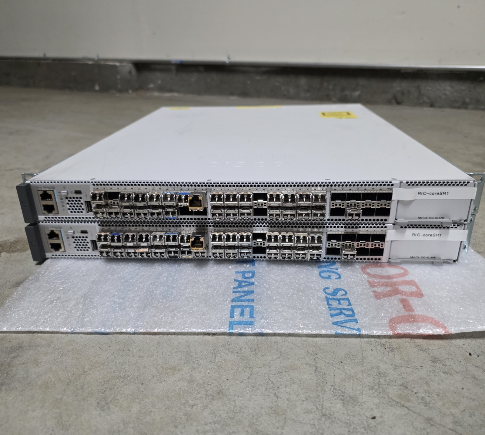 Cisco C9500-40X-A Catalyst 9500 40-port Network Switch