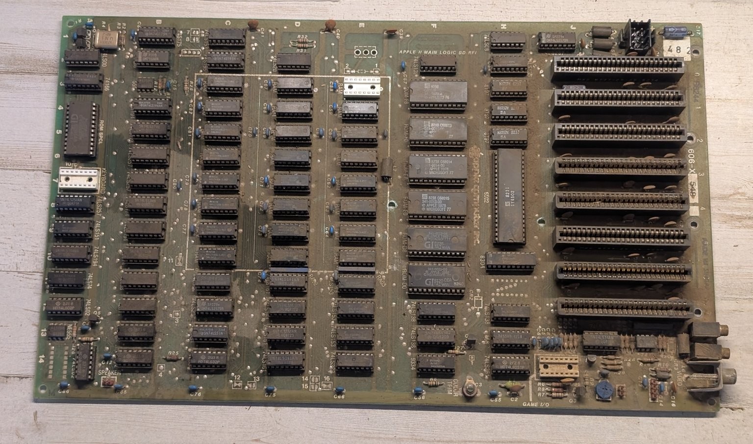 Apple II Plus Main Logic Board RFI Vintage Computer Part 820-0044-D PARTS/REPAIR