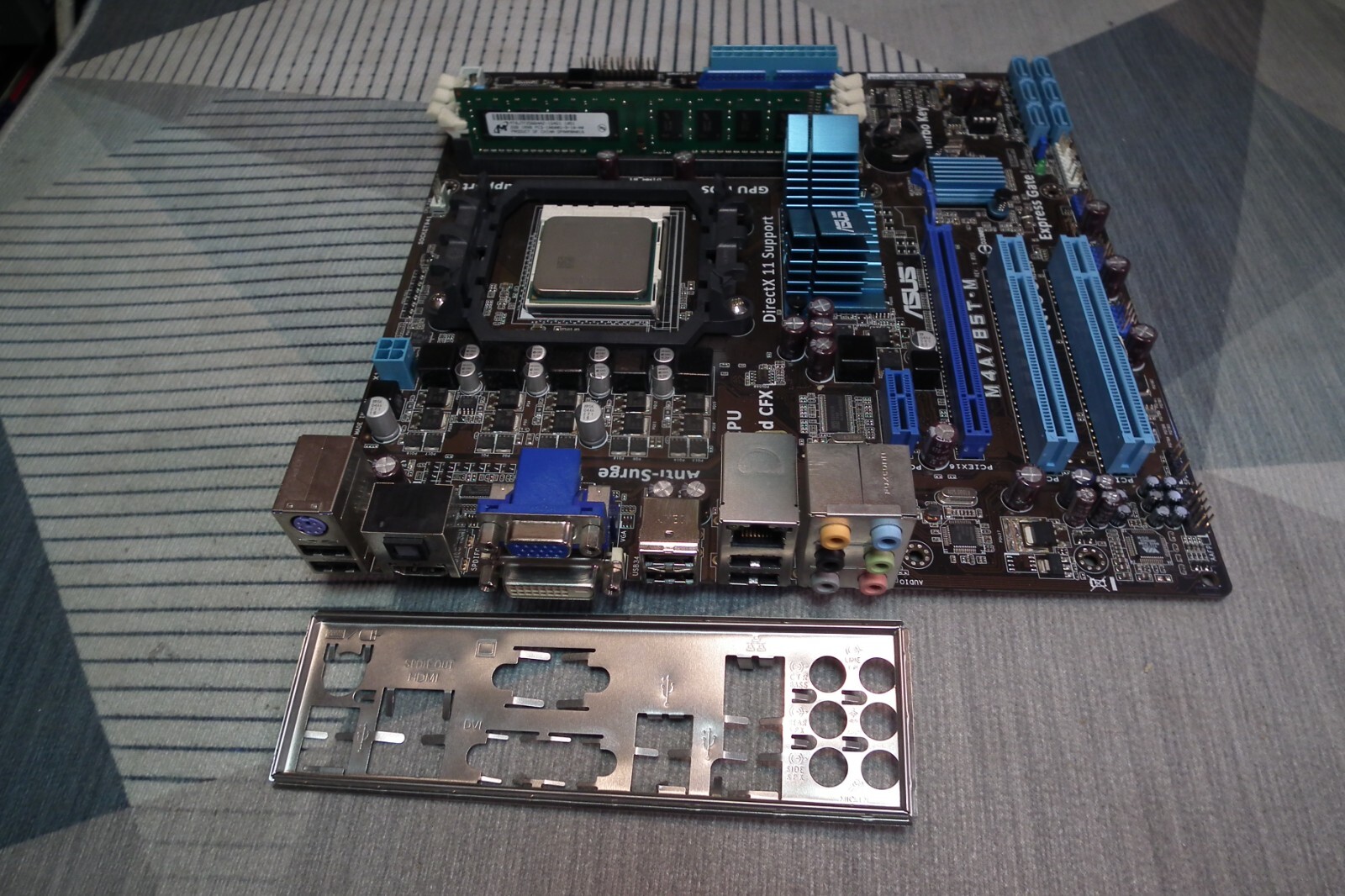 ASUS M4A785T-M Rev.1.02G Socket AM3 AMD Motherboard +CPU 3GHz, 2Gb, I/O