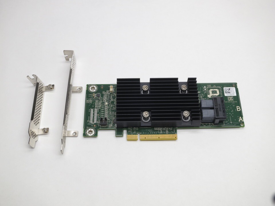 Y29HF DELL HBA330+ SAS/SATA PCI-E 12Gb/s  HBA NR WITH BOTH BRACKETS