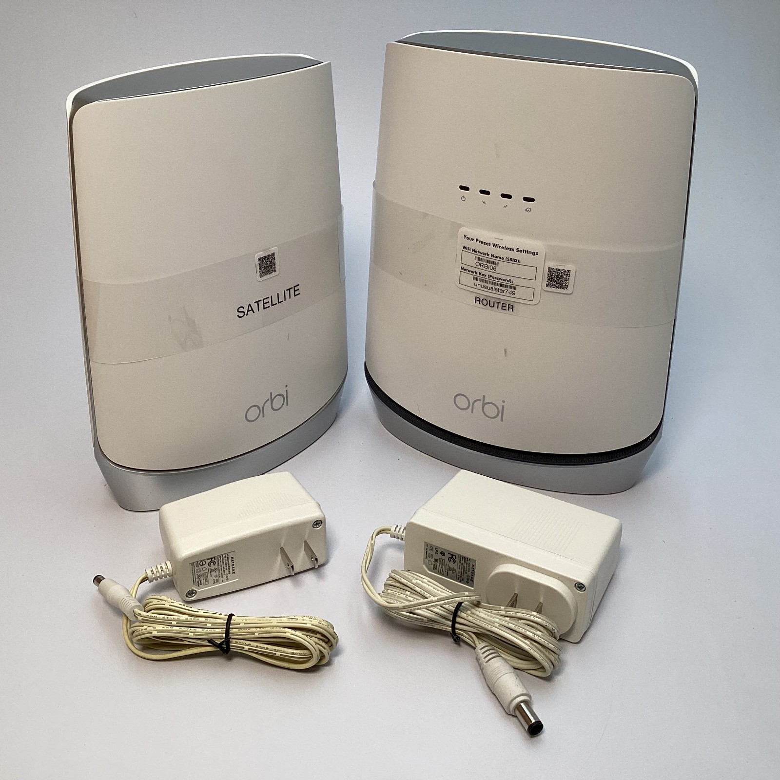 Netgear Orbi CBR750 & RBS750 Cable Modem Router Satellite Mesh System DOCSIS 3.1