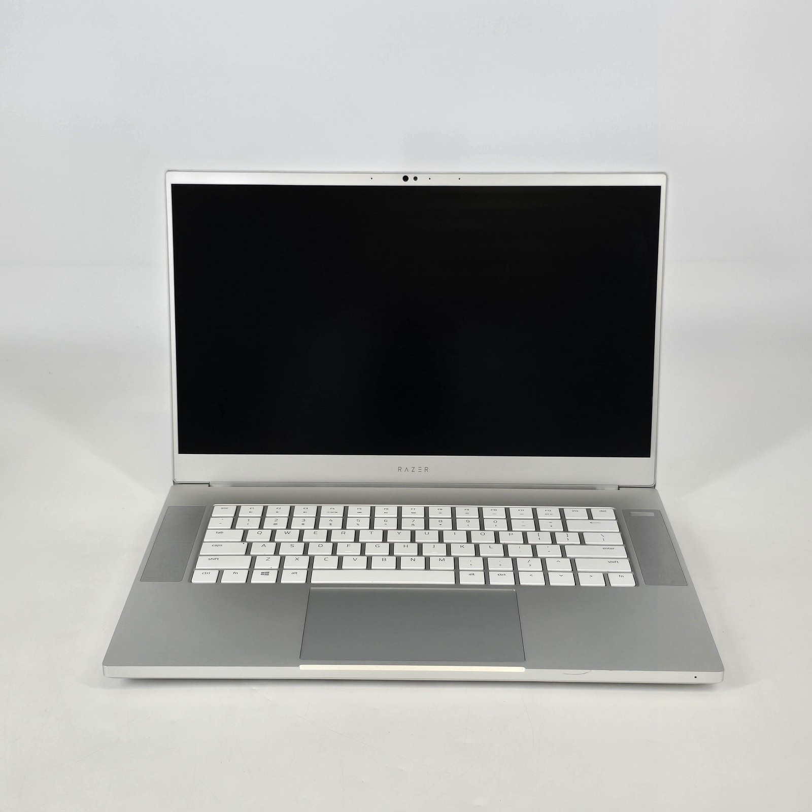 Razer Blade 15 Advanced 240Hz FHD i7-9750H 2.60GHz 16GB 512GB SSD RTX 2070 Max-Q