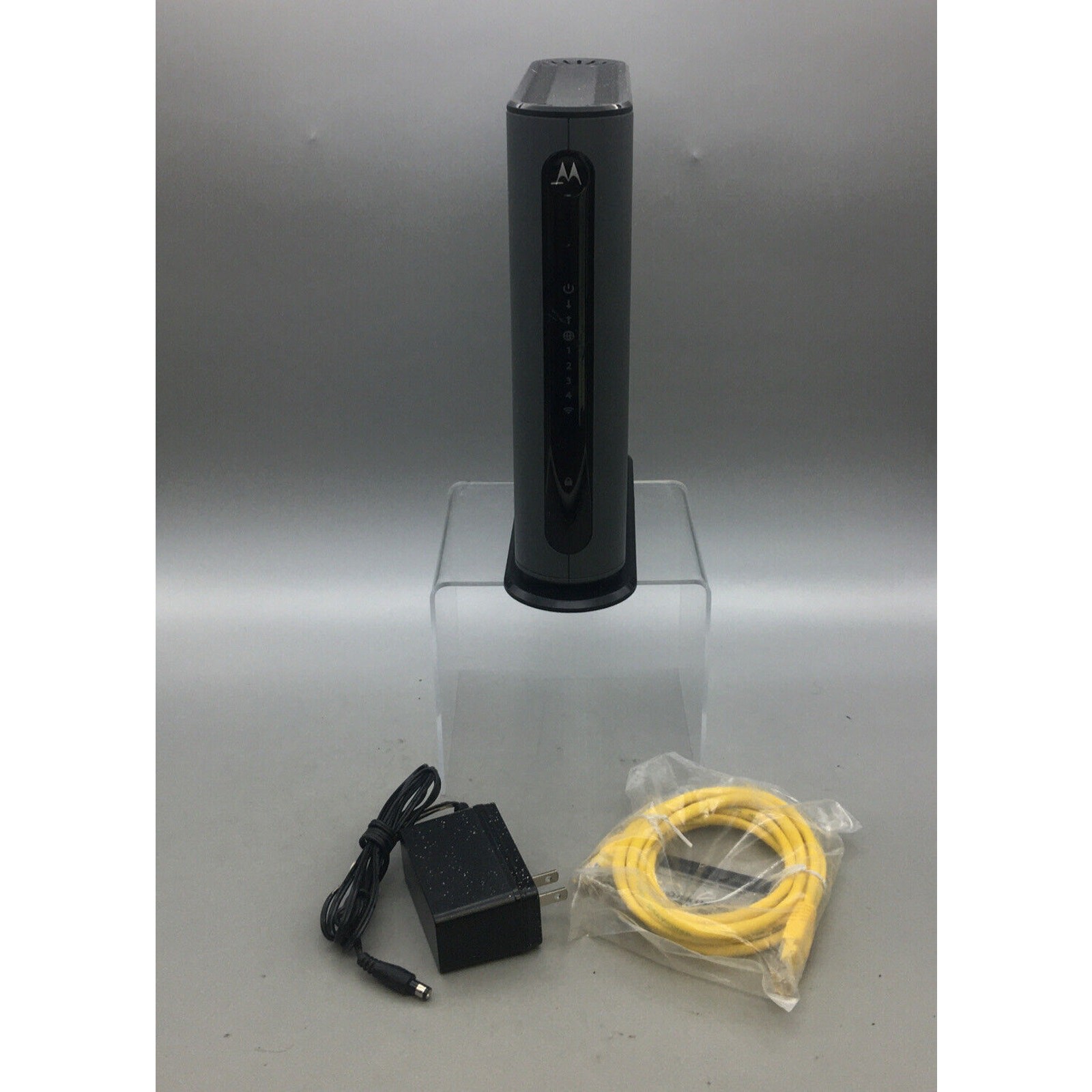 MOTOROLA MG7315 8x4 Cable Modem Plus N450 Single Band Wi-Fi Router Used H04