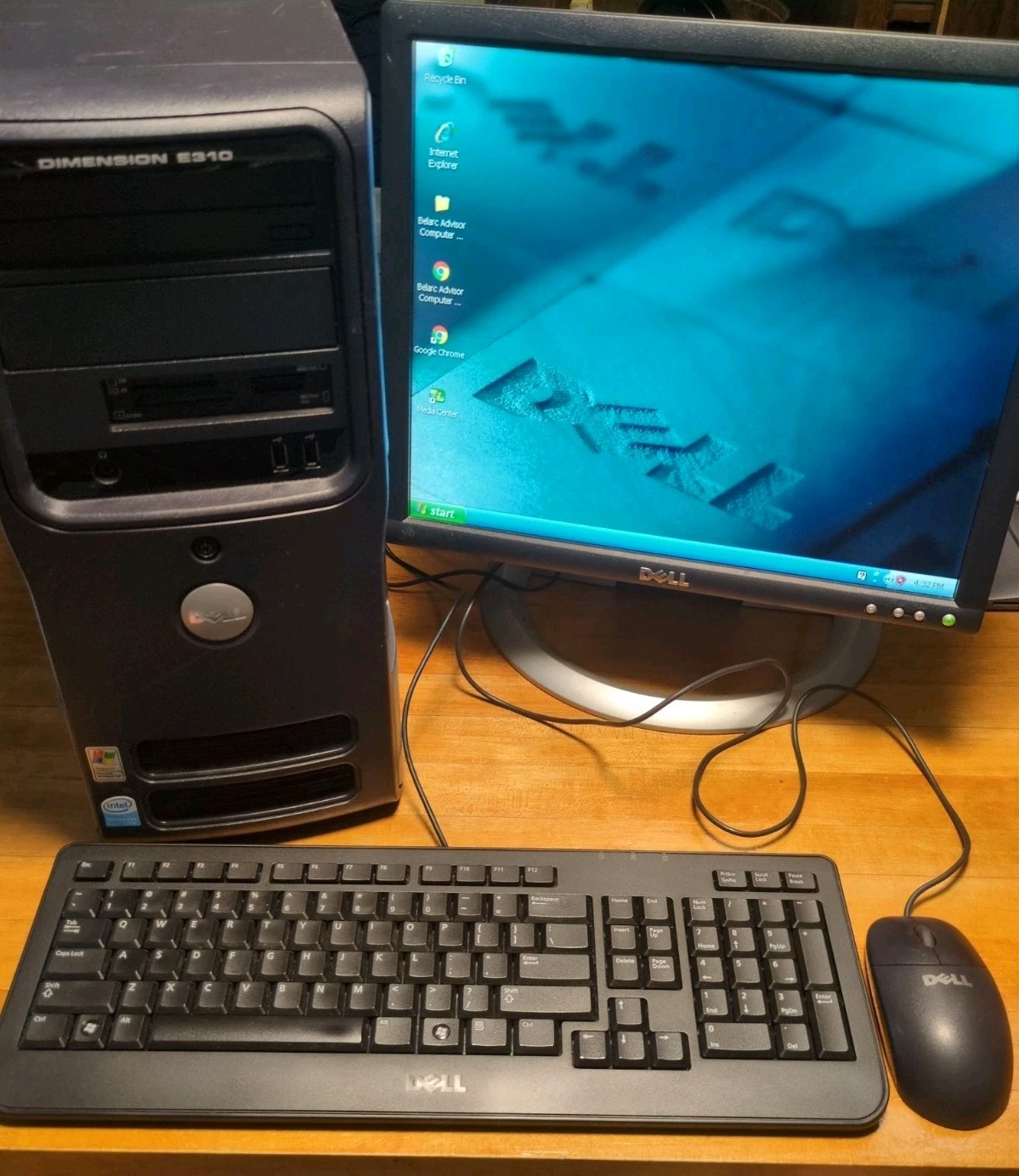 Dell Dimension E310 Intel P4 2.8 Ghz, 512mb, 80GB, DVD-RW, Windows XP MCE 2005