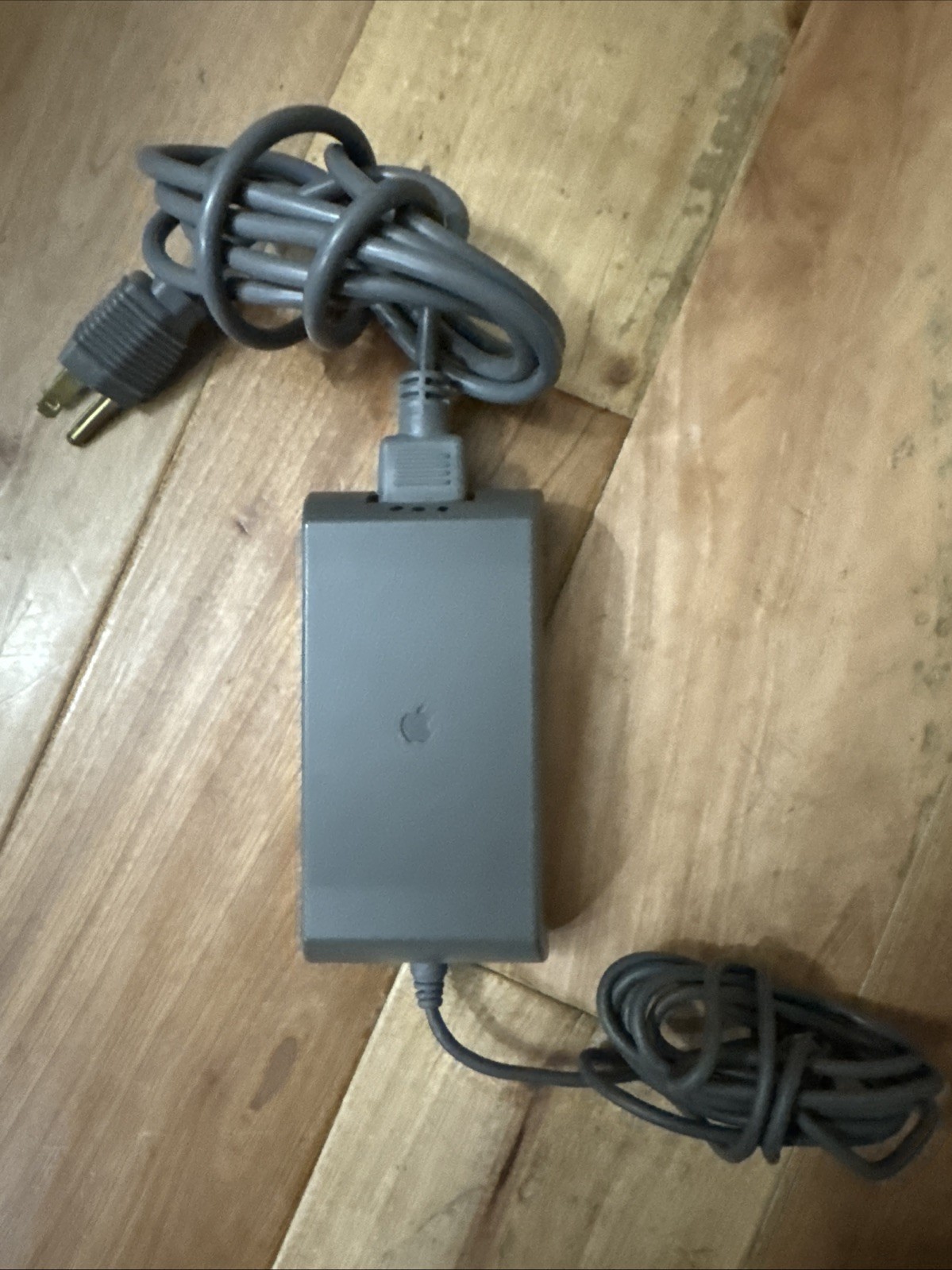 Vintage Apple M1893 Power Supply  PowerBook 500 520 540 550 AC  Charger