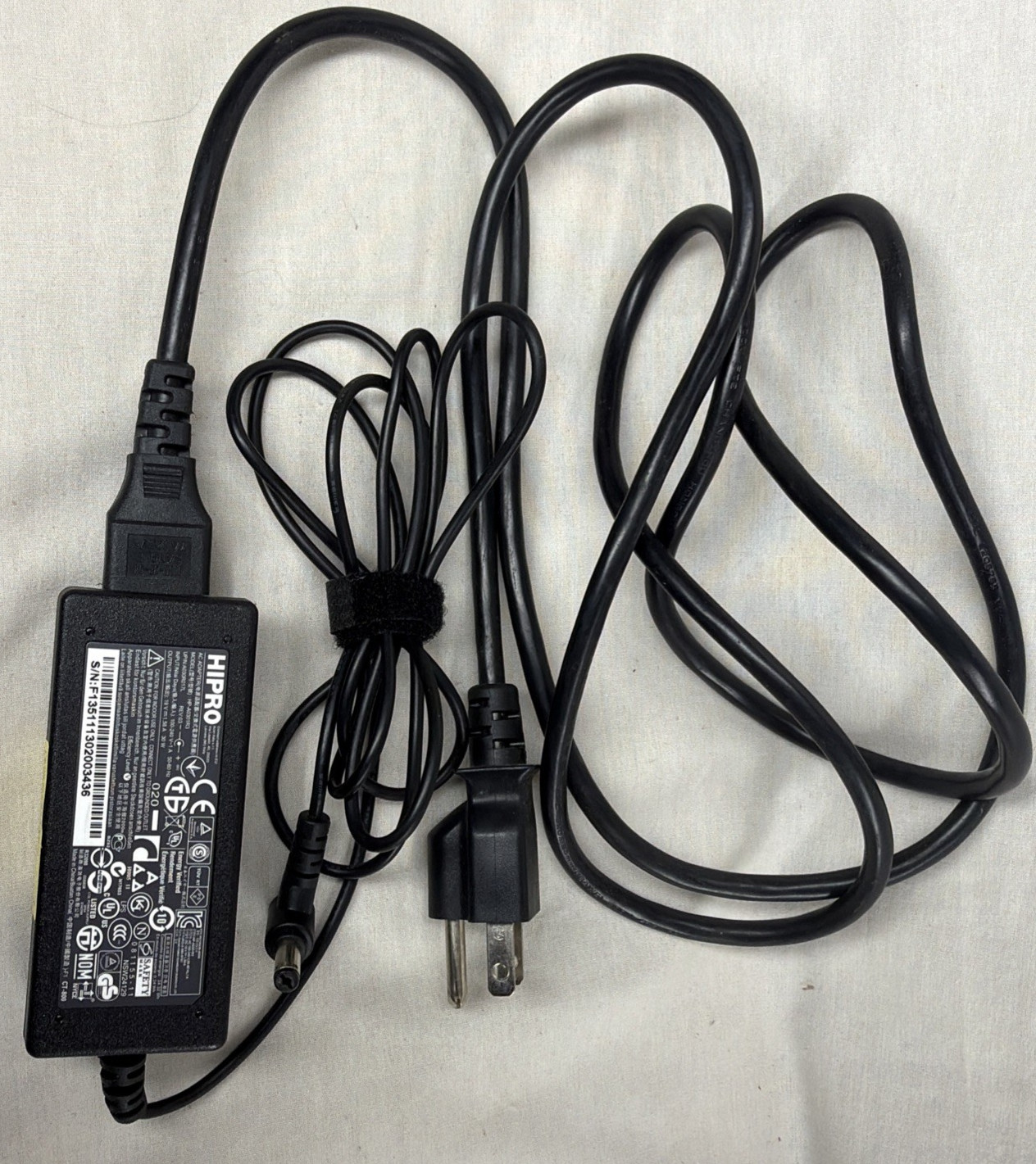 Genuine HIPRO HP-A0301R3 30W 19V 1.58A AC Power Adapter Laptop Charger