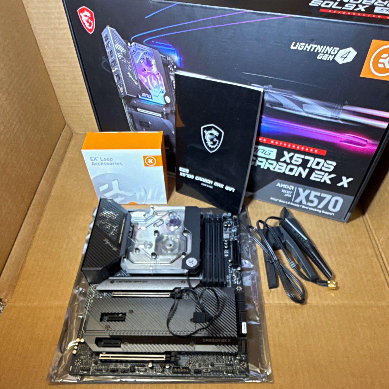 MSI MPG X570S CARBON EK X ATX AMD AM4 Wi-Fi/BT Dual LAN DDR4 + AMD Ryzen 9 5900X
