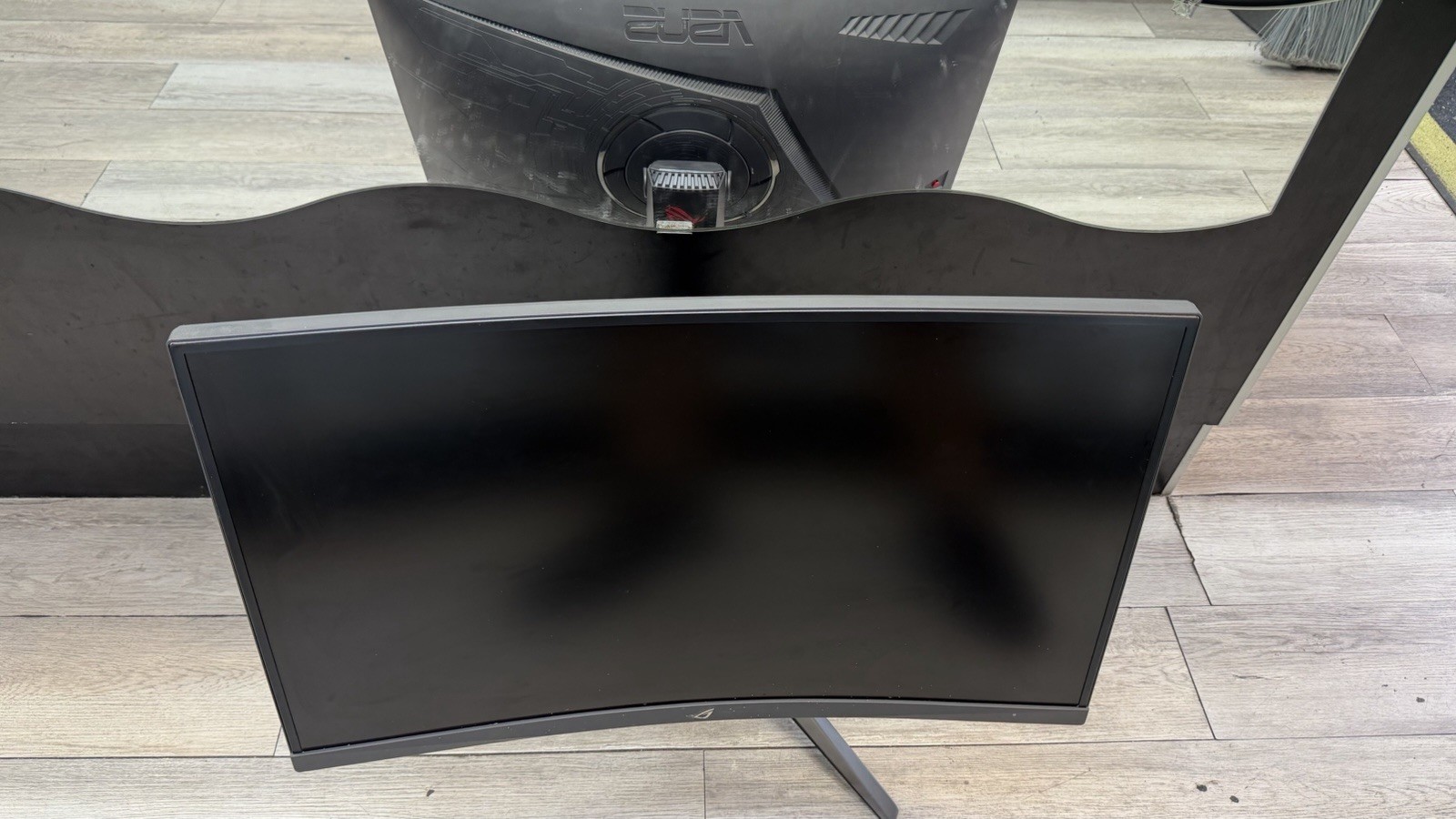 ASUS ROG Strix XG27U 27-Inch Gaming Monitor - Black