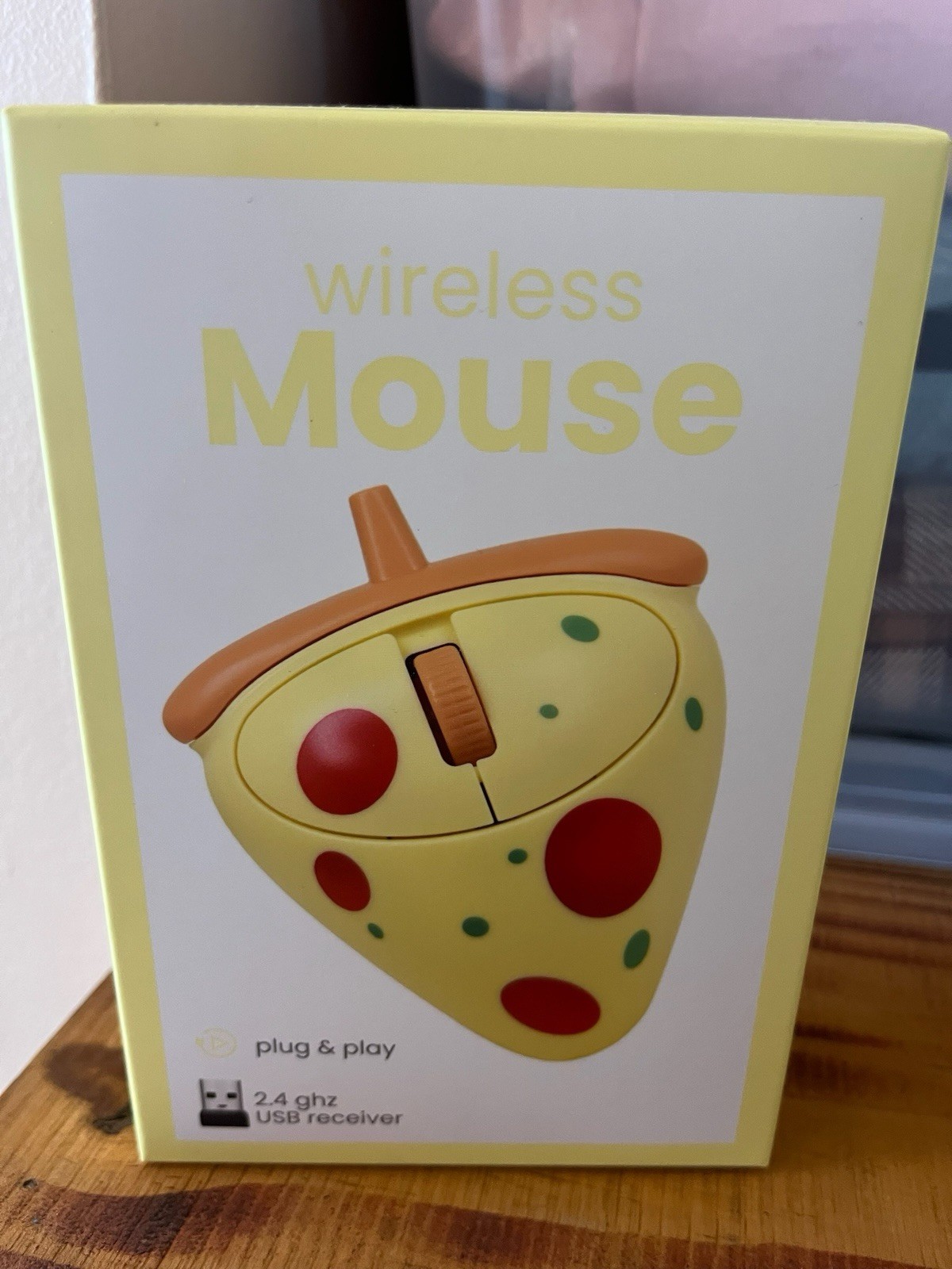 Vivitar  Wireless  Plug & Play 2.4 ghz USB Receiver Pizza Slice Computer Mouse
