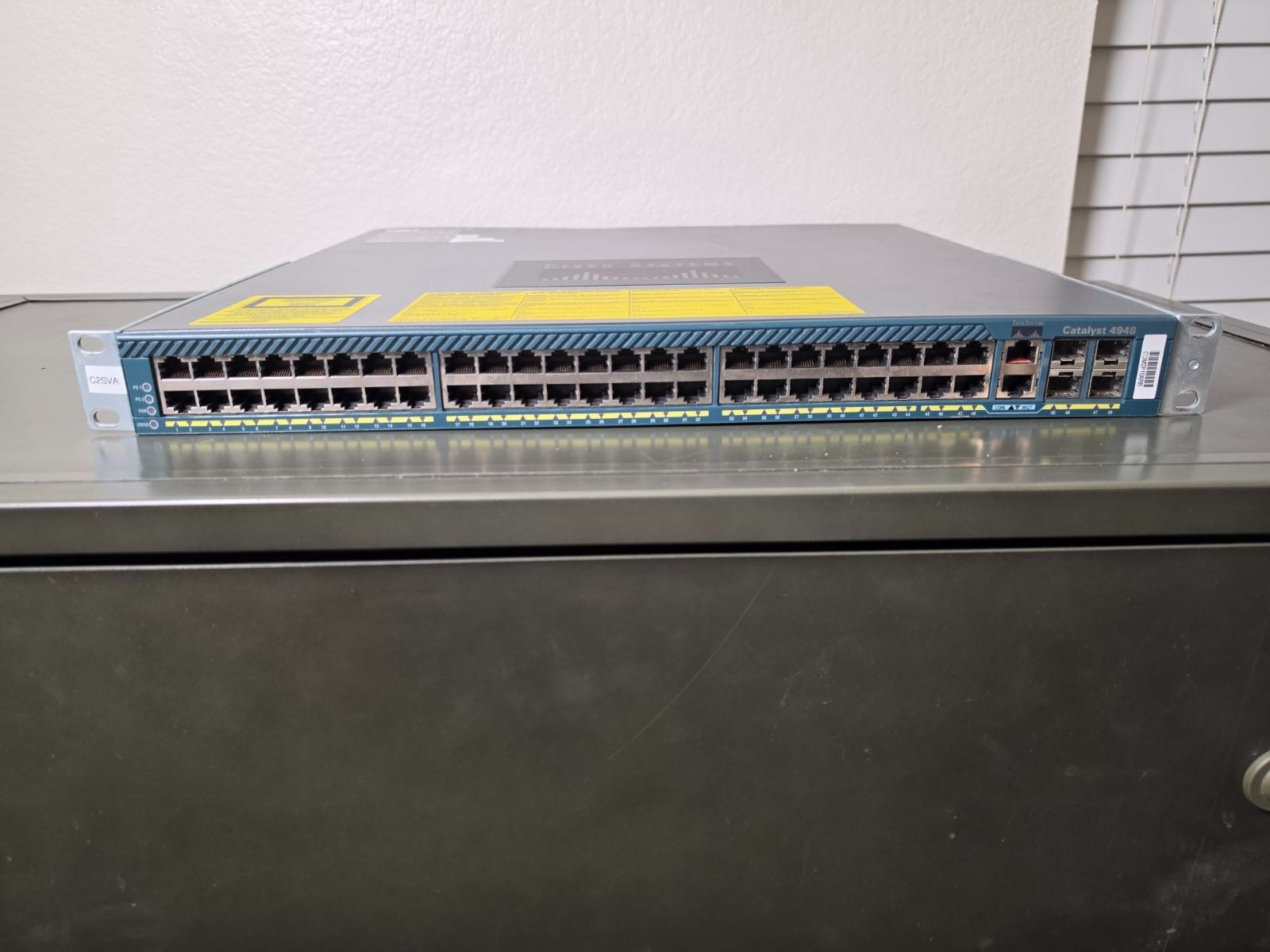 Cisco Catalyst 4948 WS-C4948-E 48-Port Gigabit Switch AC PSU Powers On