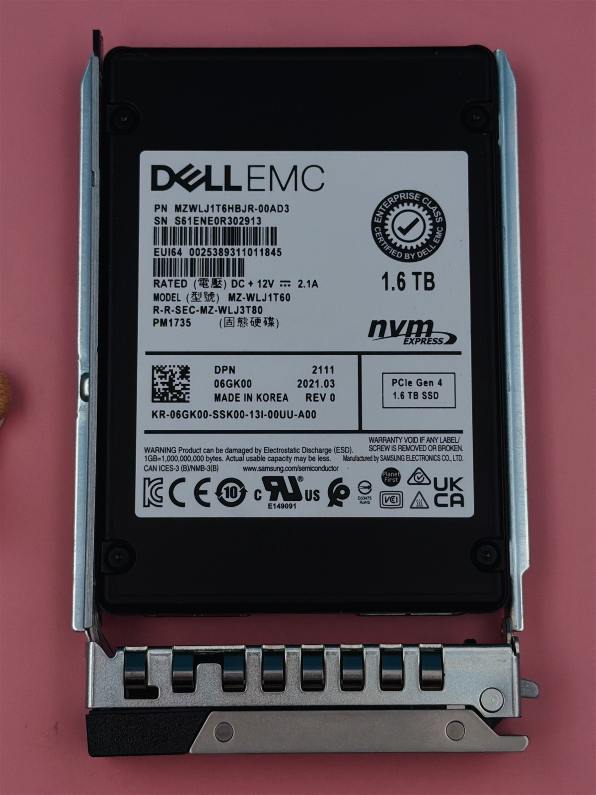Dell 1.6TB PCIe Gen4 NVMe 2.5" SSD 6GK00 MZ-WLJ1T60 w/ 14G Tray R640 R740
