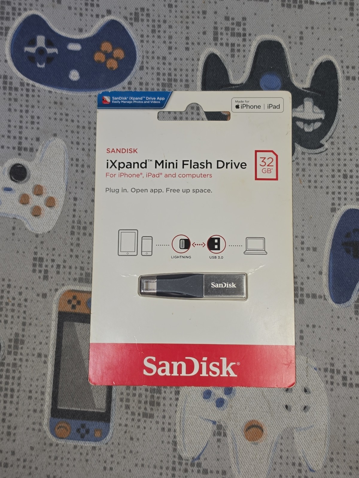 SanDisk iXpand 32GB Mini Flash Drive iPhone & iPad Compatible NEW SEALED 