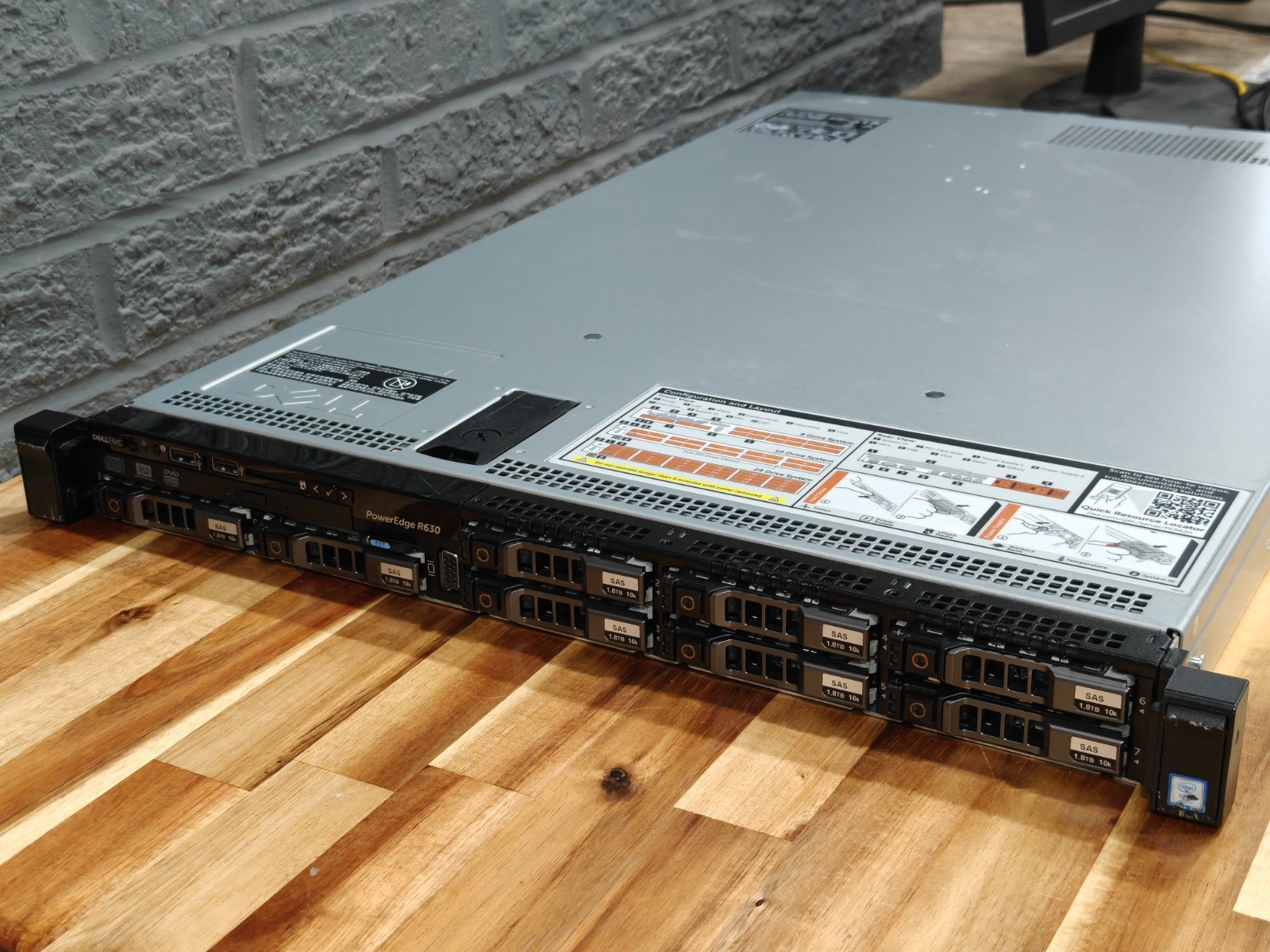 Dell PowerEdge R630 8SFF 2x Xeon E5-2640 v4 128GB RAM 8x 1.8TB + Rails/Cables