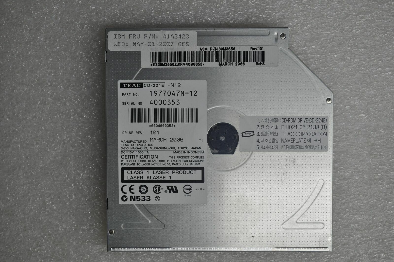 IBM Multimedia Slim-line CD-ROM Drive 1977047N-12 41A3423 39M3556