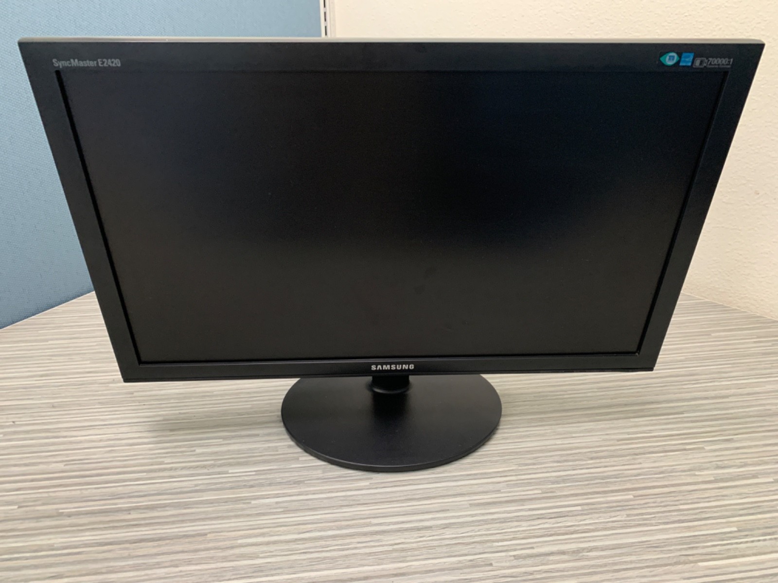 Samsung E2420L 24 inch LCD LED display, 1920x1080 Full HD