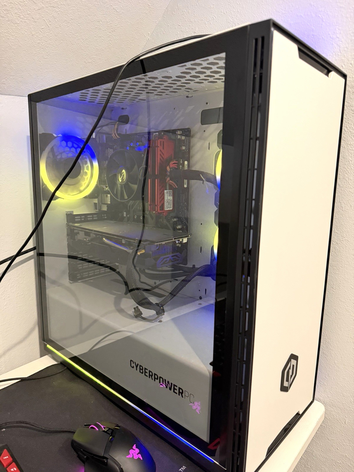 CyberPowerPC C Series Gaming Tower Ryzen 7 2700 RX 580 8GB WiFi RGB White