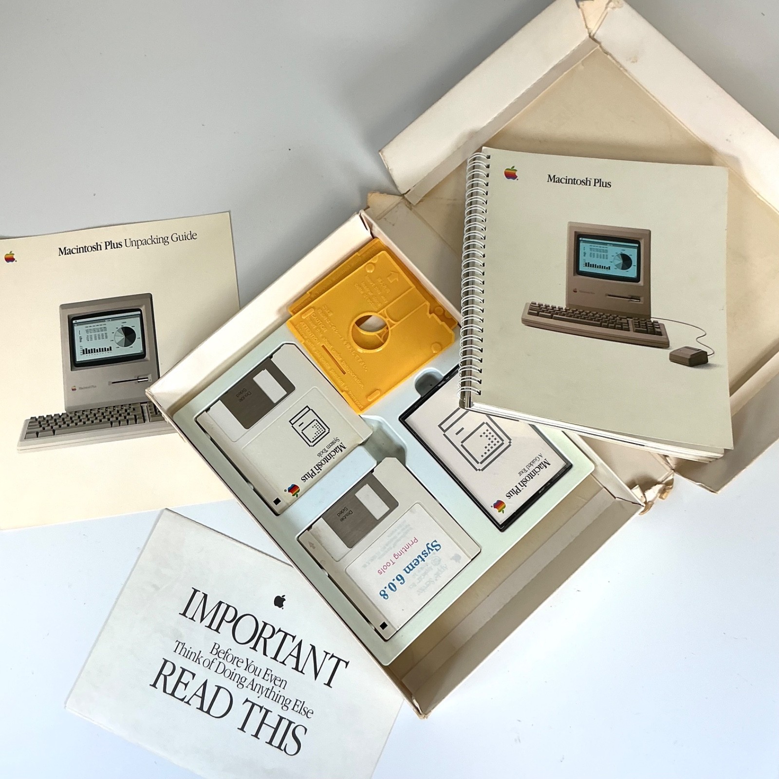 Apple Macintosh Plus Box Set Software Floppy Disks Manual Guided Tour Cassette