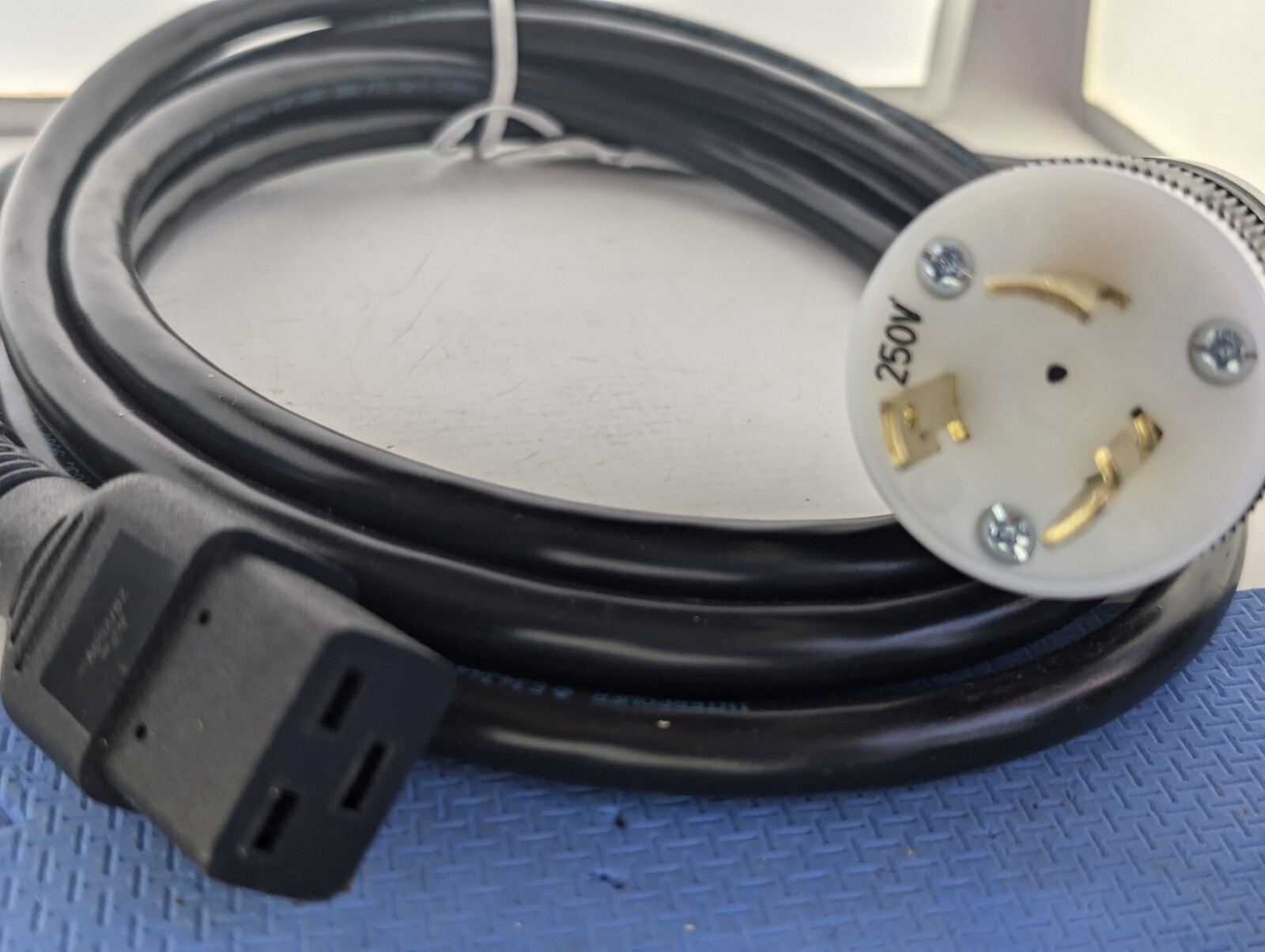 Interpower L6-20 To P19 Power Cable 10-ft 12 AWG SJT 20A 250V E343447 NEW 