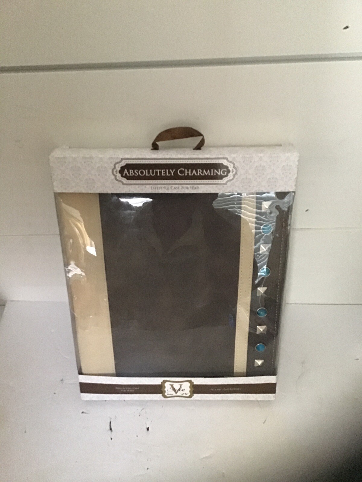 Vivitar Absolutely Charming Lifestyle Case Cover for Several iPad Models - Brown