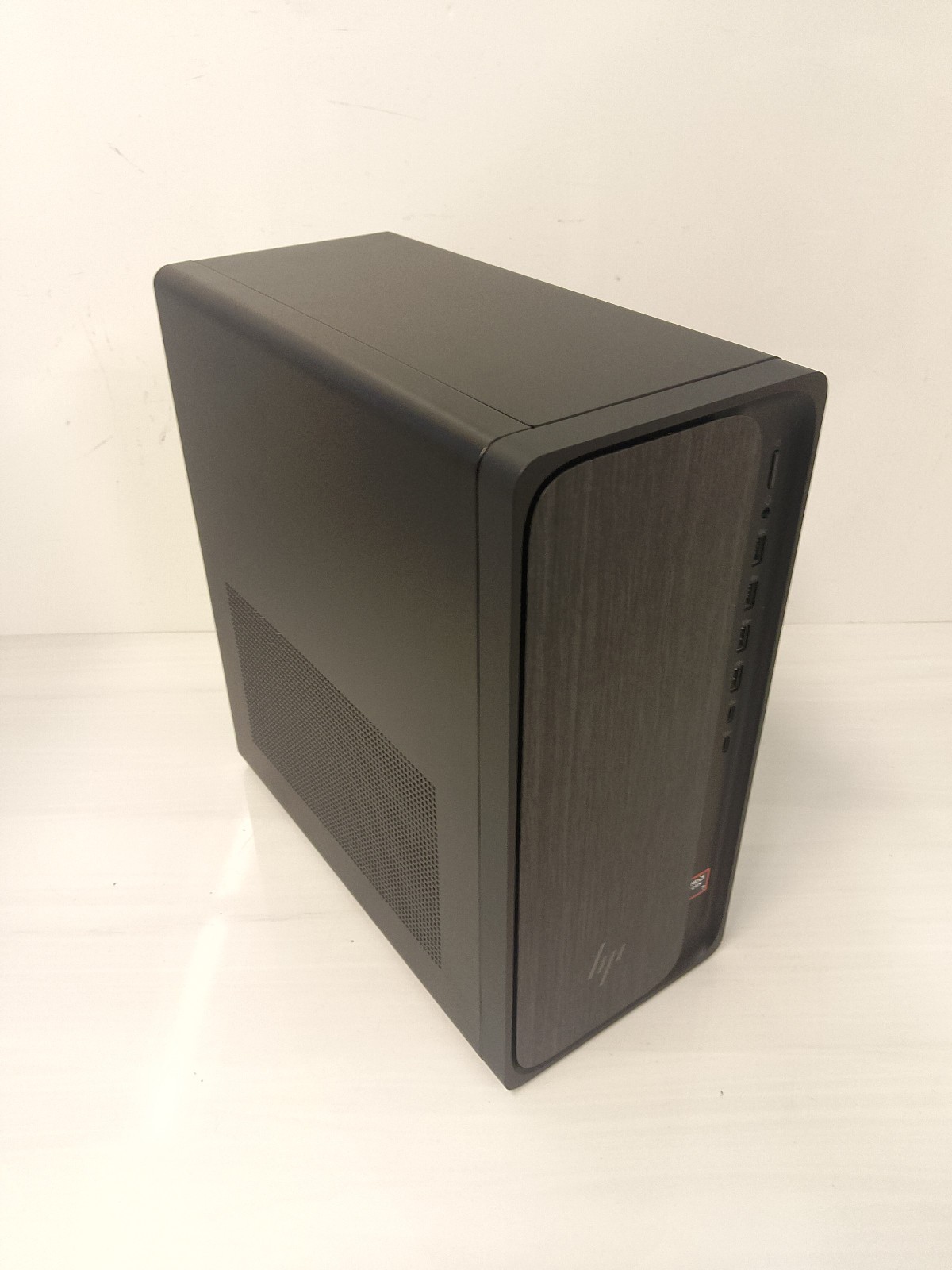 HP OmniDesk M02-0234 Desktop Ryzen 7 8700G 16GB DDR5 1TB SSD Win11 Radeon 780M