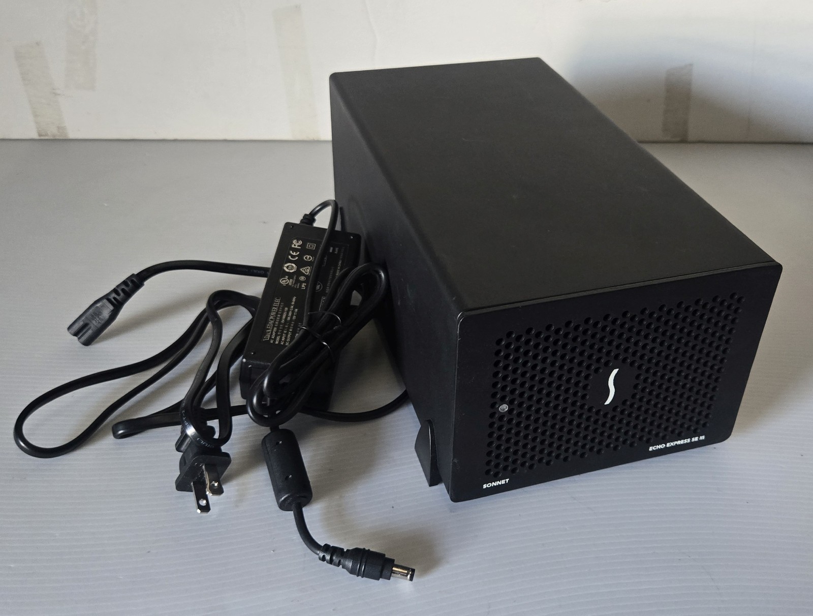Sonnet Echo Express SE III 3-Slot Desktop PCIe Thunderbolt 3 Expansion System