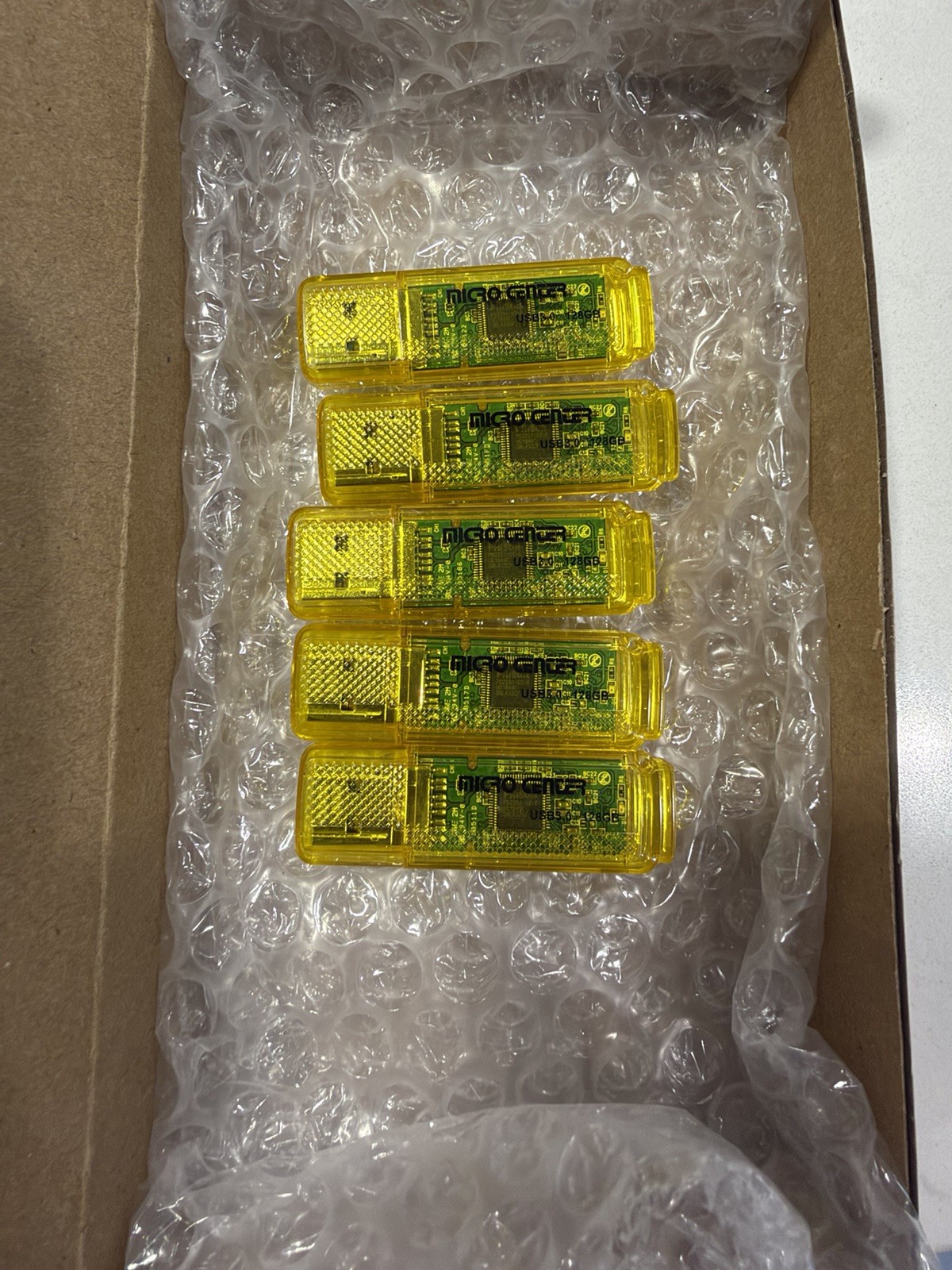 Micro Center 128GB SuperSpeed USB 3.1 (Gen 1) Flash Drive - Yellow (5 Pack)