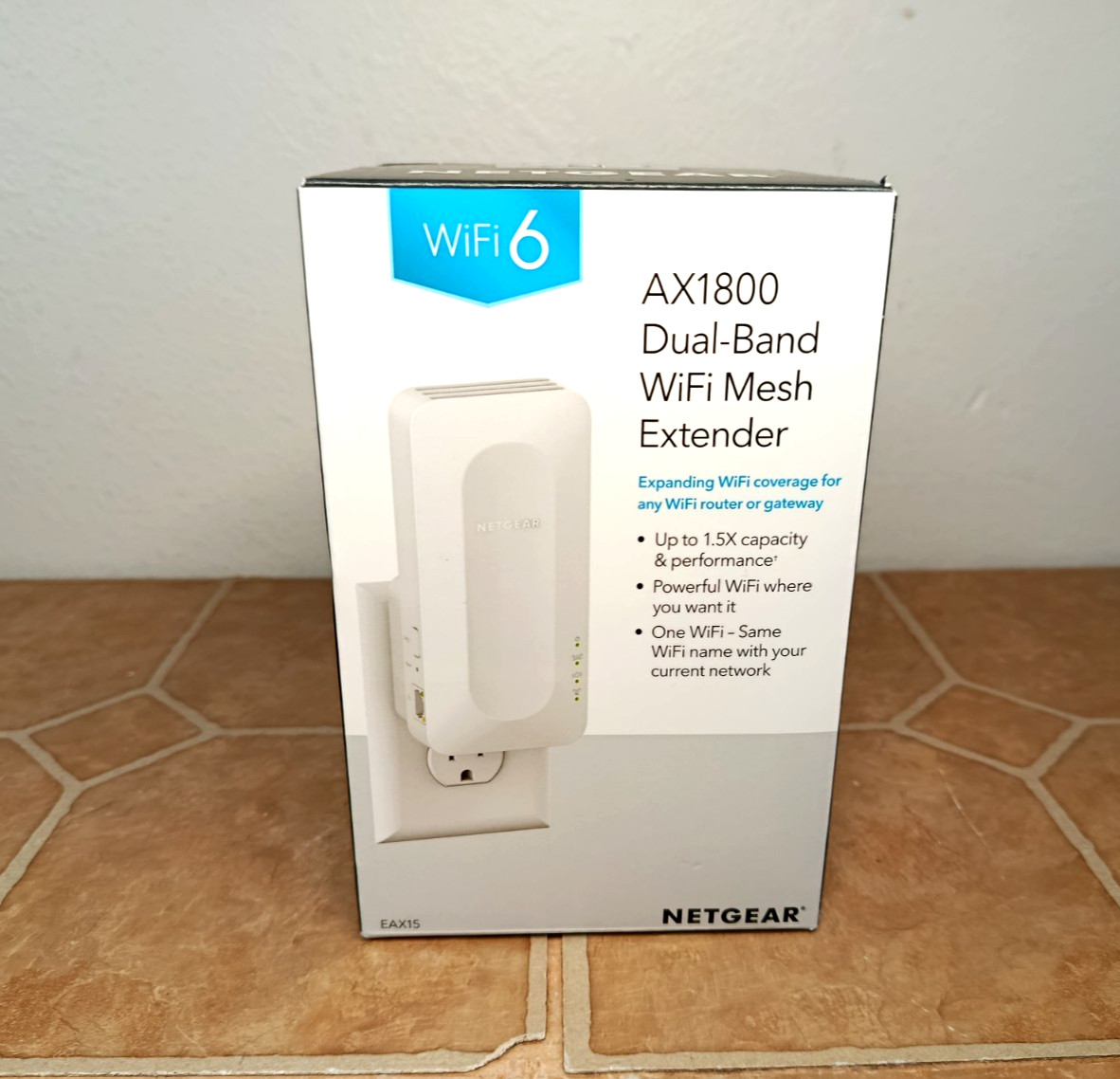 NETGEAR AX1800 Wi-Fi 6 Mesh Wall Plug Range Extender EAX15-100NAS