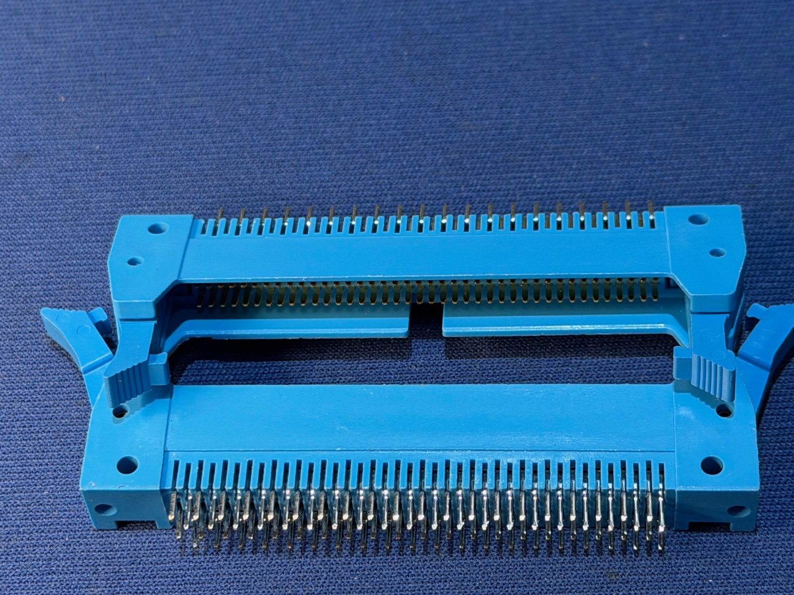 IDC 40-PIN (frt 160pins,back 80-pins) 274-25800 Male IDC Connector RARE NEW GOLD