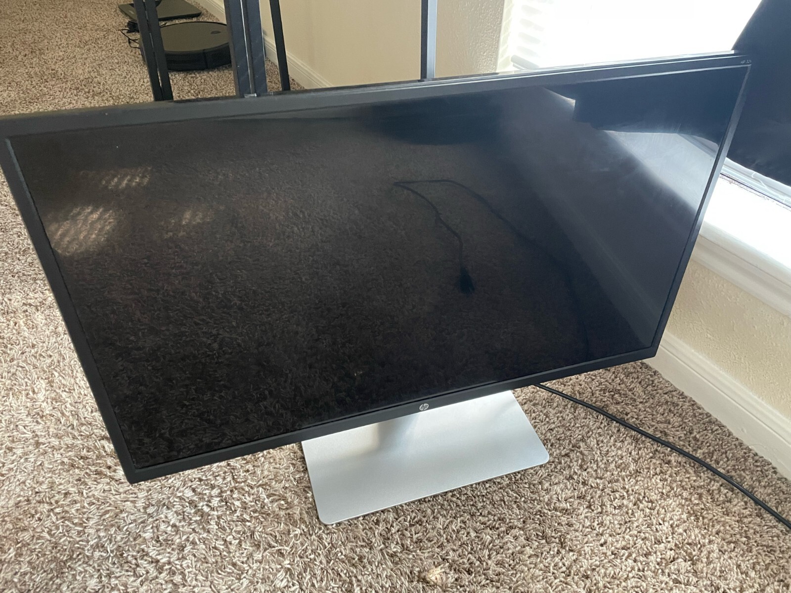 HP 32s 31.5 Inch LCD Monitor with Stand