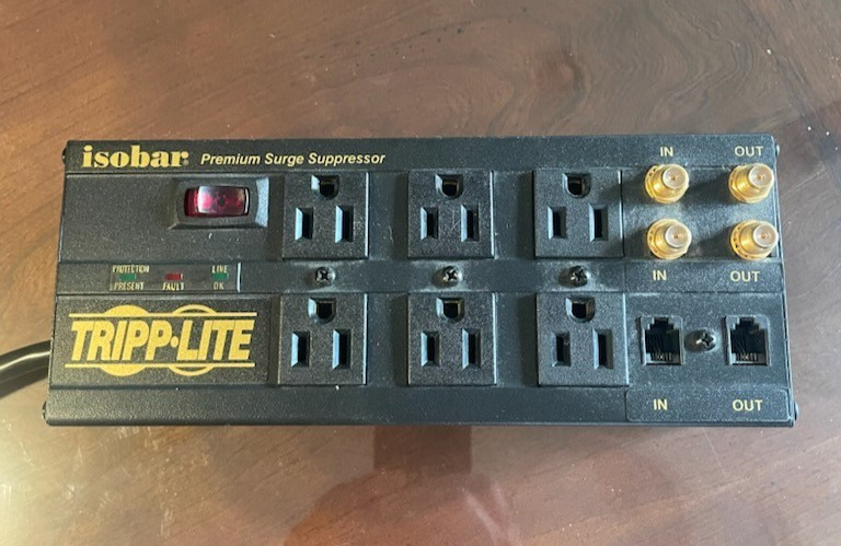 Isobar Tripp-Lite Premium Voltage Surge Suppressor ISOBAR6DBS *Tested, Working*