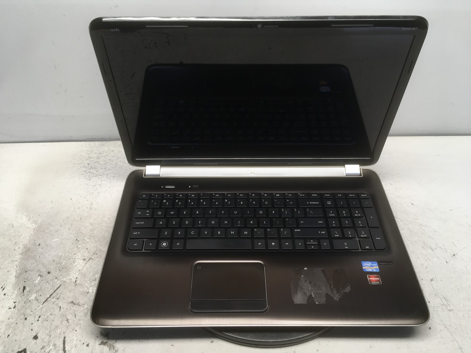 HP Pavilion DV7-6135DX Intel i5-2410M 2.3GHz 2 GB NO HDD No Batt