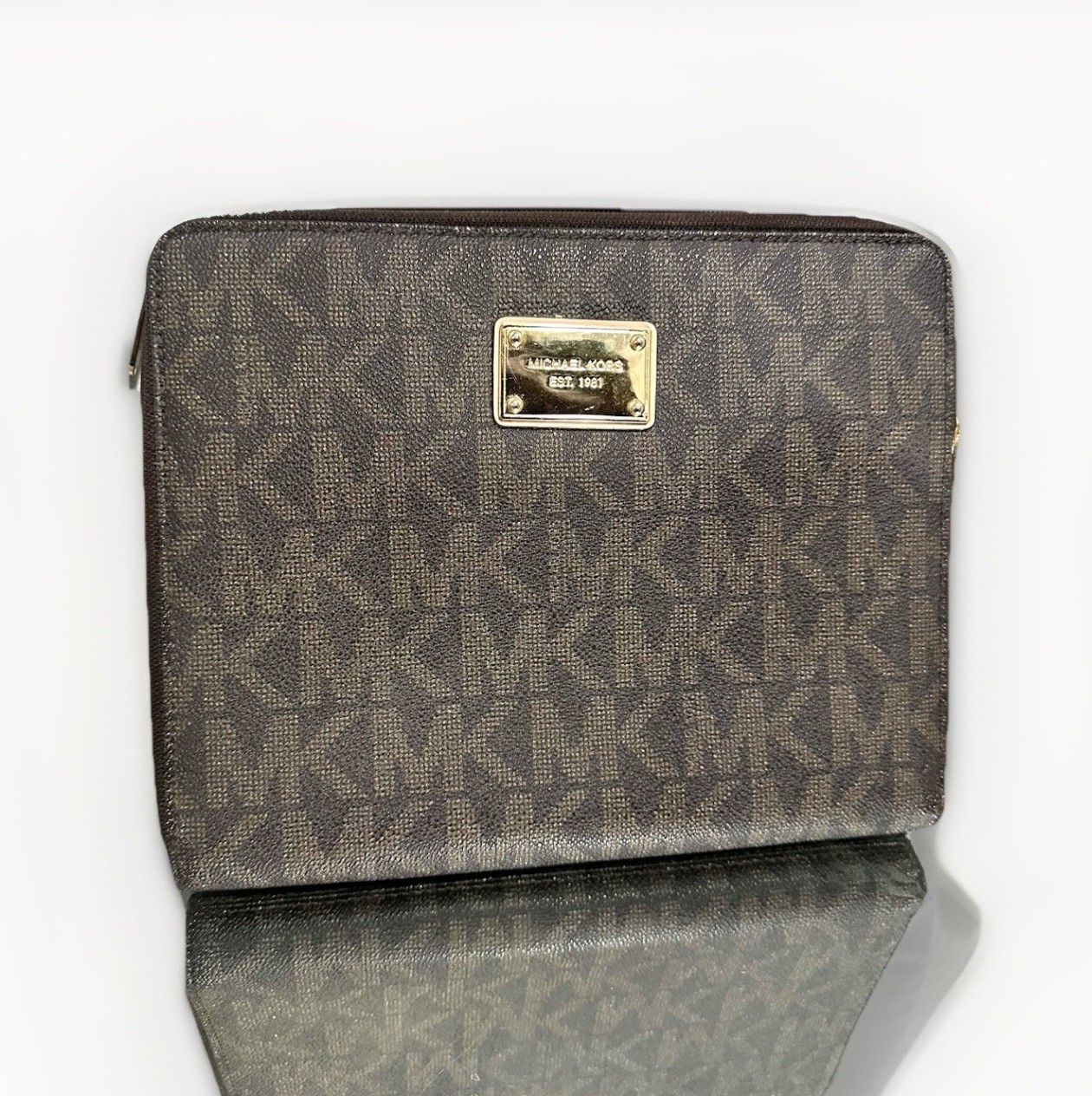 Michael Kors Authentic Luxury iPad Case/stand
