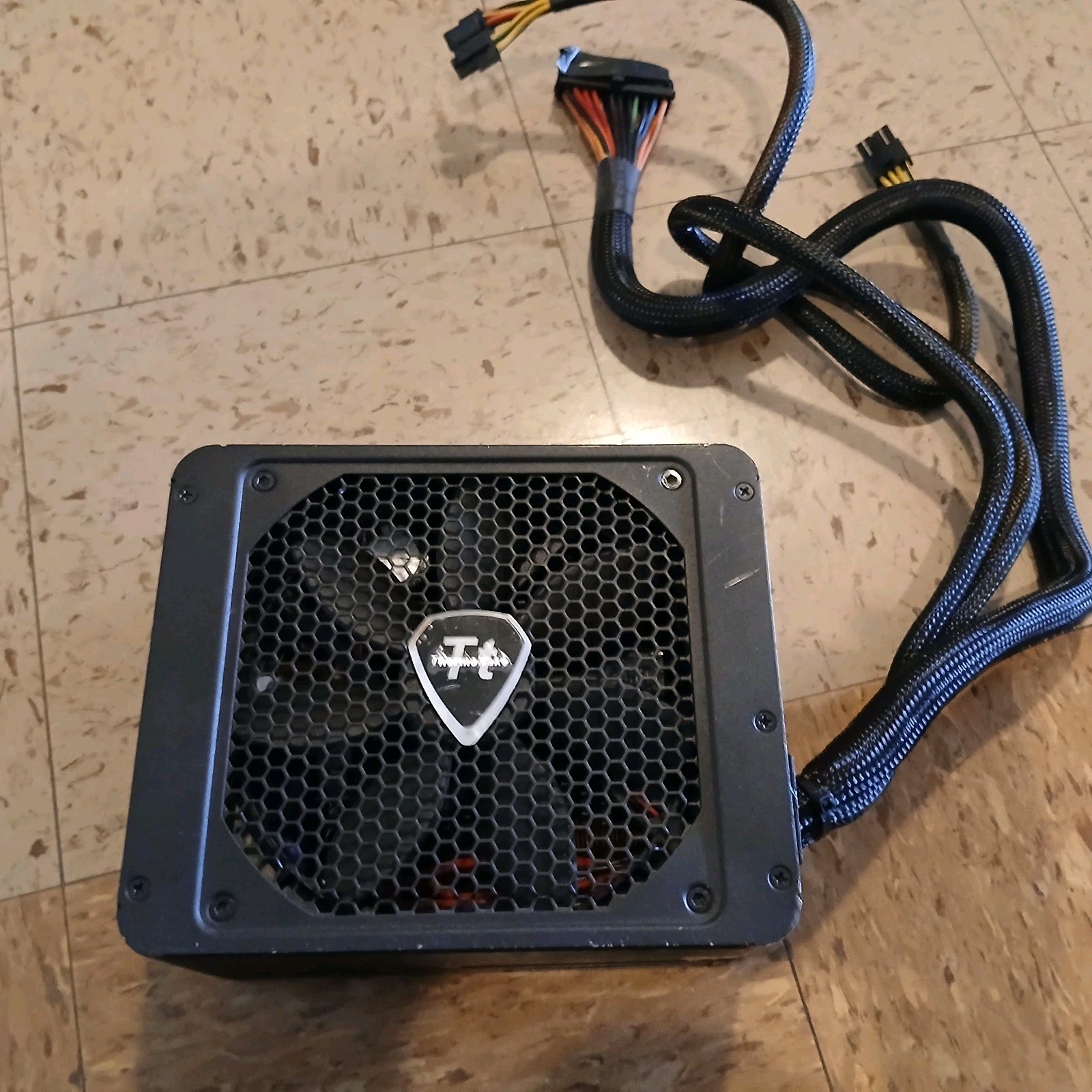 Thermaltake Thoughpower Grand TP-1050AH3CSG 1050w 80 Plus Gold Power supply 