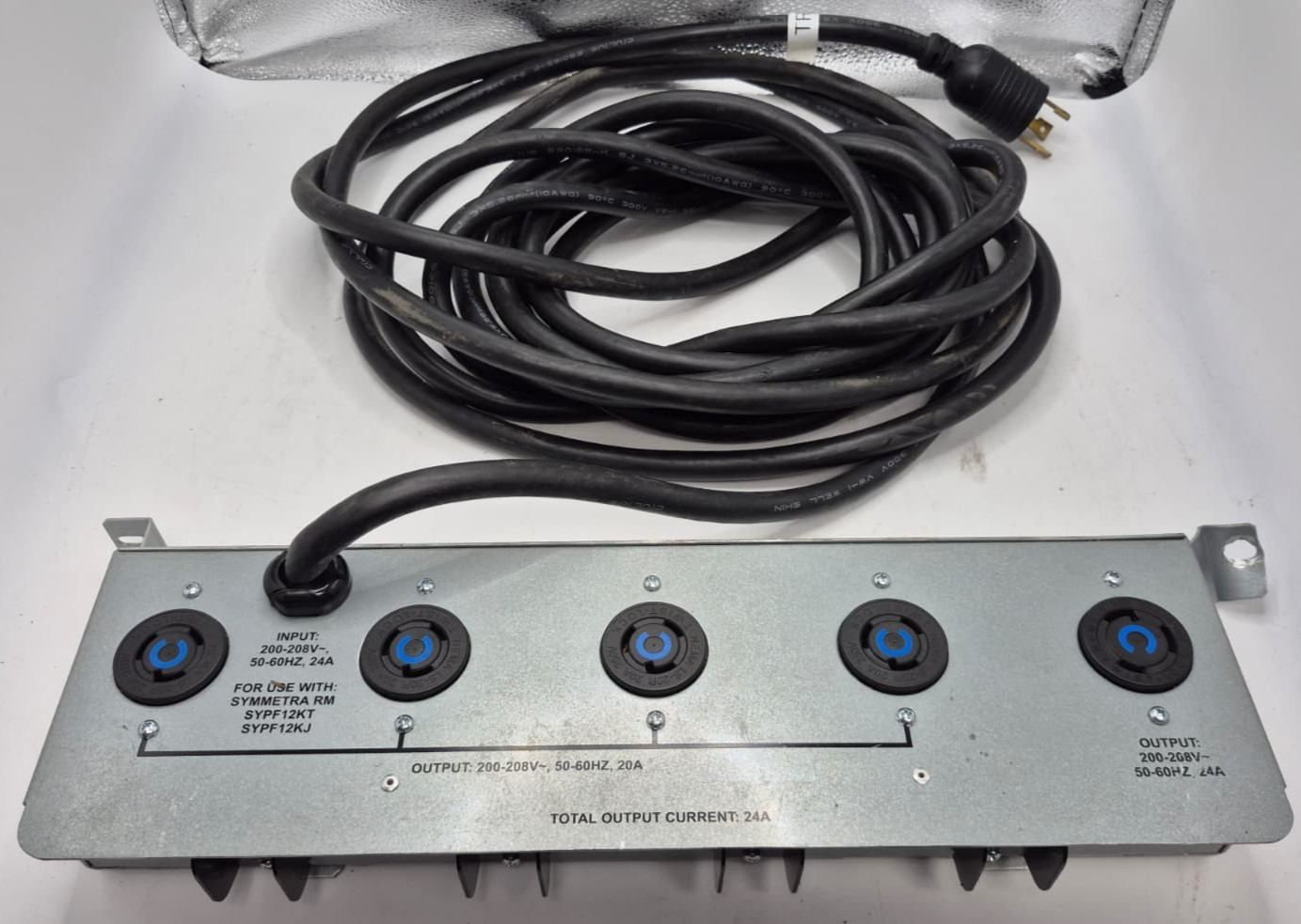 APC AP7630 Row Expander PDU 200-208V