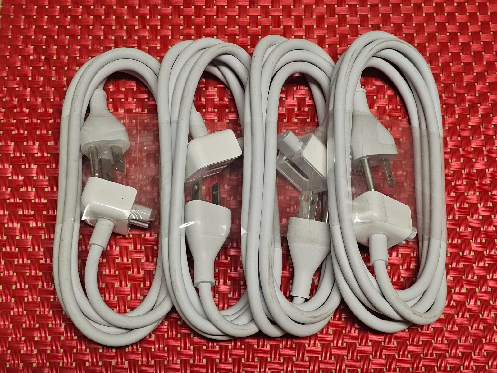 Lot of 4 Genuine Apple Volex APC7H Power Cord 2.5A 125V 6 FT Cable 