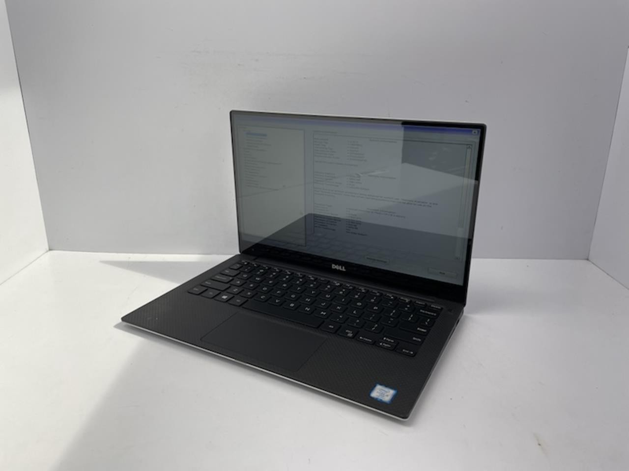 DELL XPS 13 9360 Laptop w/ Intel Core i5-7300U 2.60 GHZ + 8 GB | No HD / OS