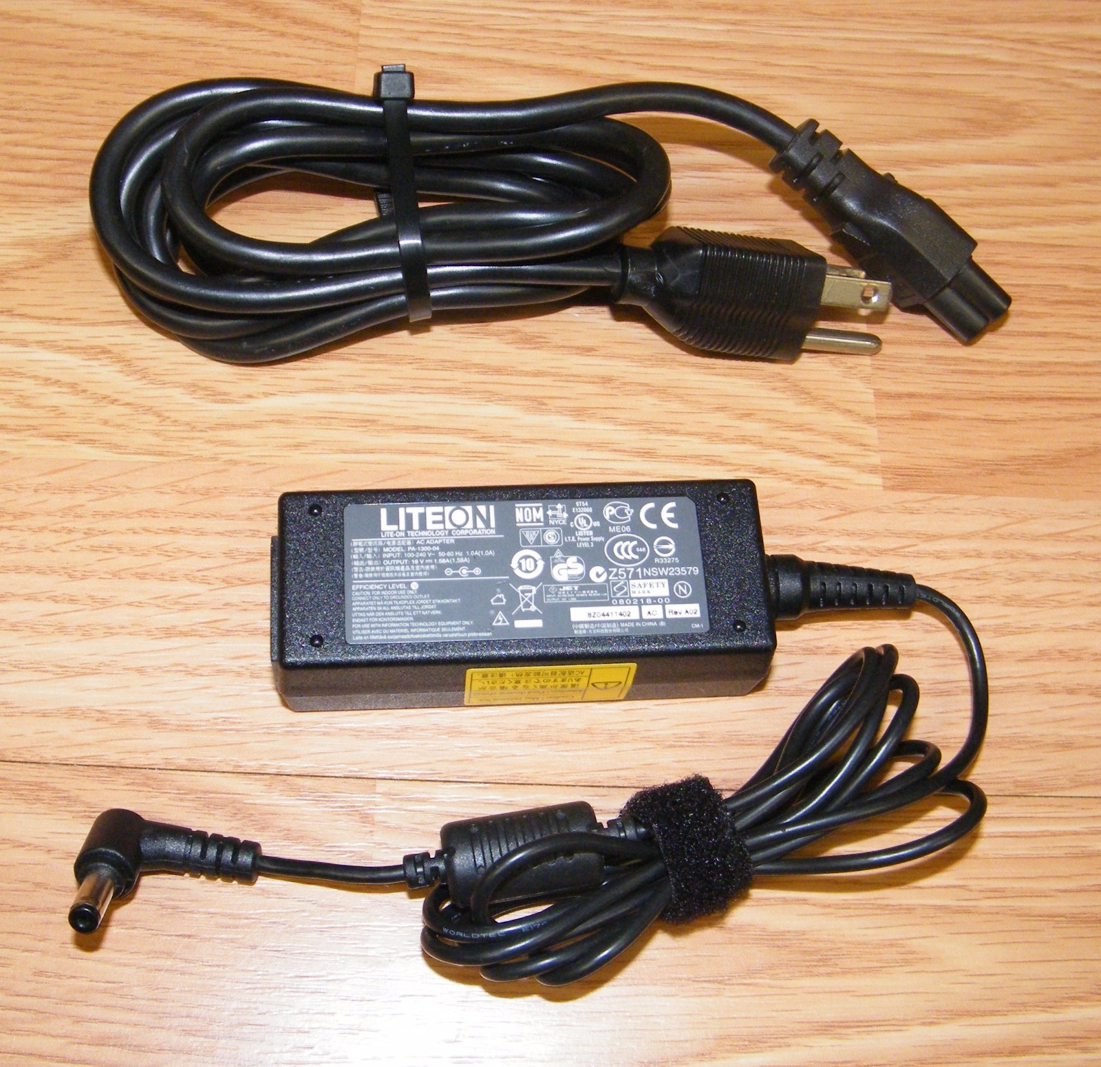 Genuine Liteon (PA-1300-04) 19V 1.58A 50-60Hz AC Adapter Power Supply Charger 
