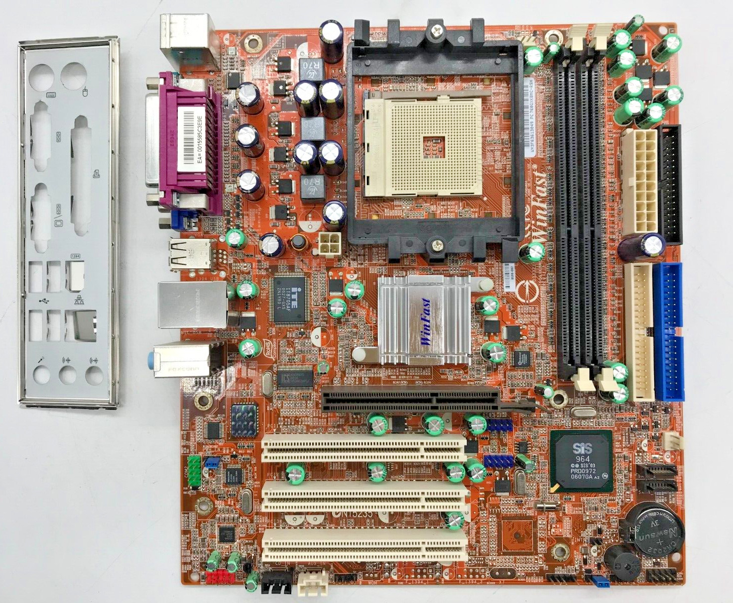Foxconn WinFast 760GXK8MC-RSH DDR1 - mATX - Socket 754 - with I/O Shield #M2831