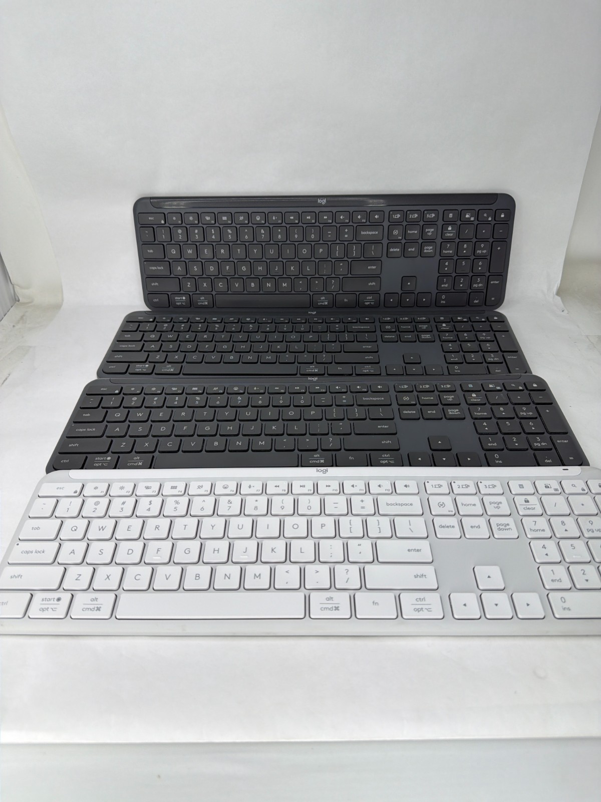 4x Logitech Signature Slim K950 Wireless Keyboard/Graphite white *NO DONGLE*