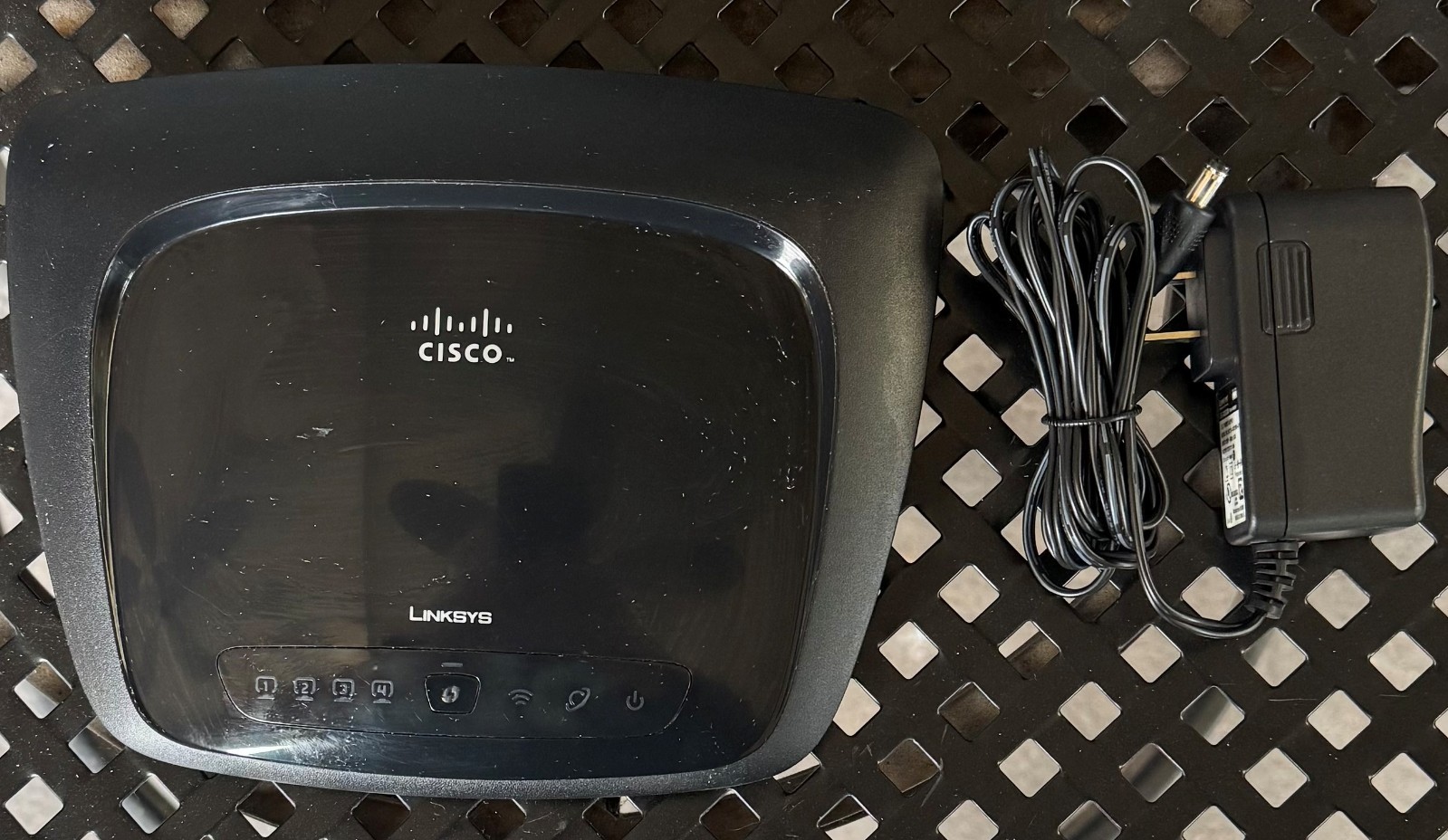 Linksys WRT110 24 Mbps 4-Port 10/100 Wireless G Router