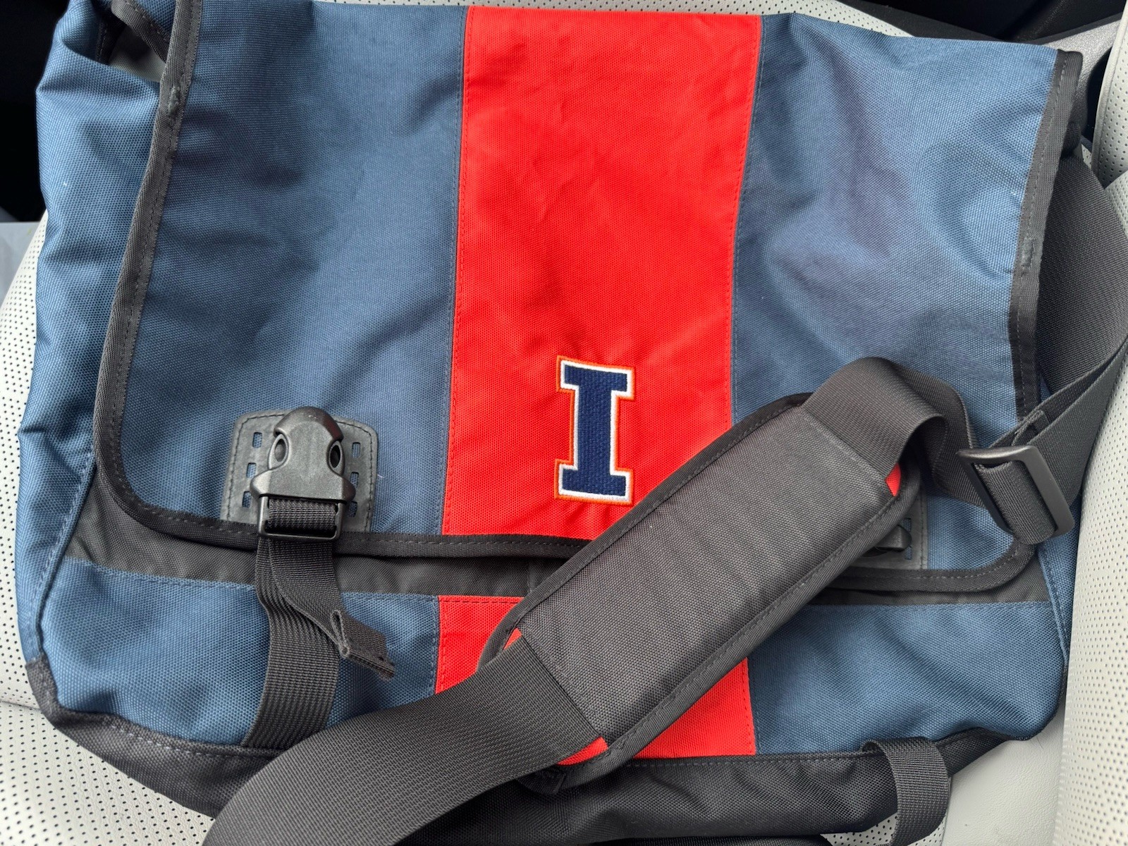Columbia University of Illinois Bike/Messenger Bag