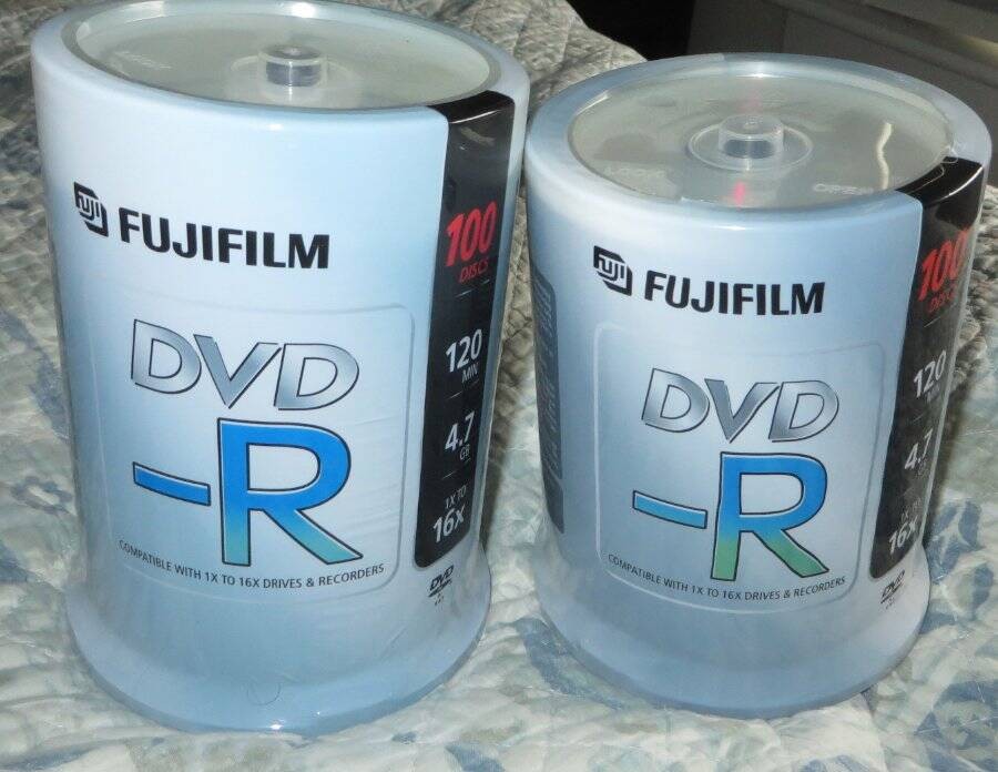 Fujifilm DVD-R 2X 100 Lot 200 Discs New Sealed 120 min/4.7GB/16X